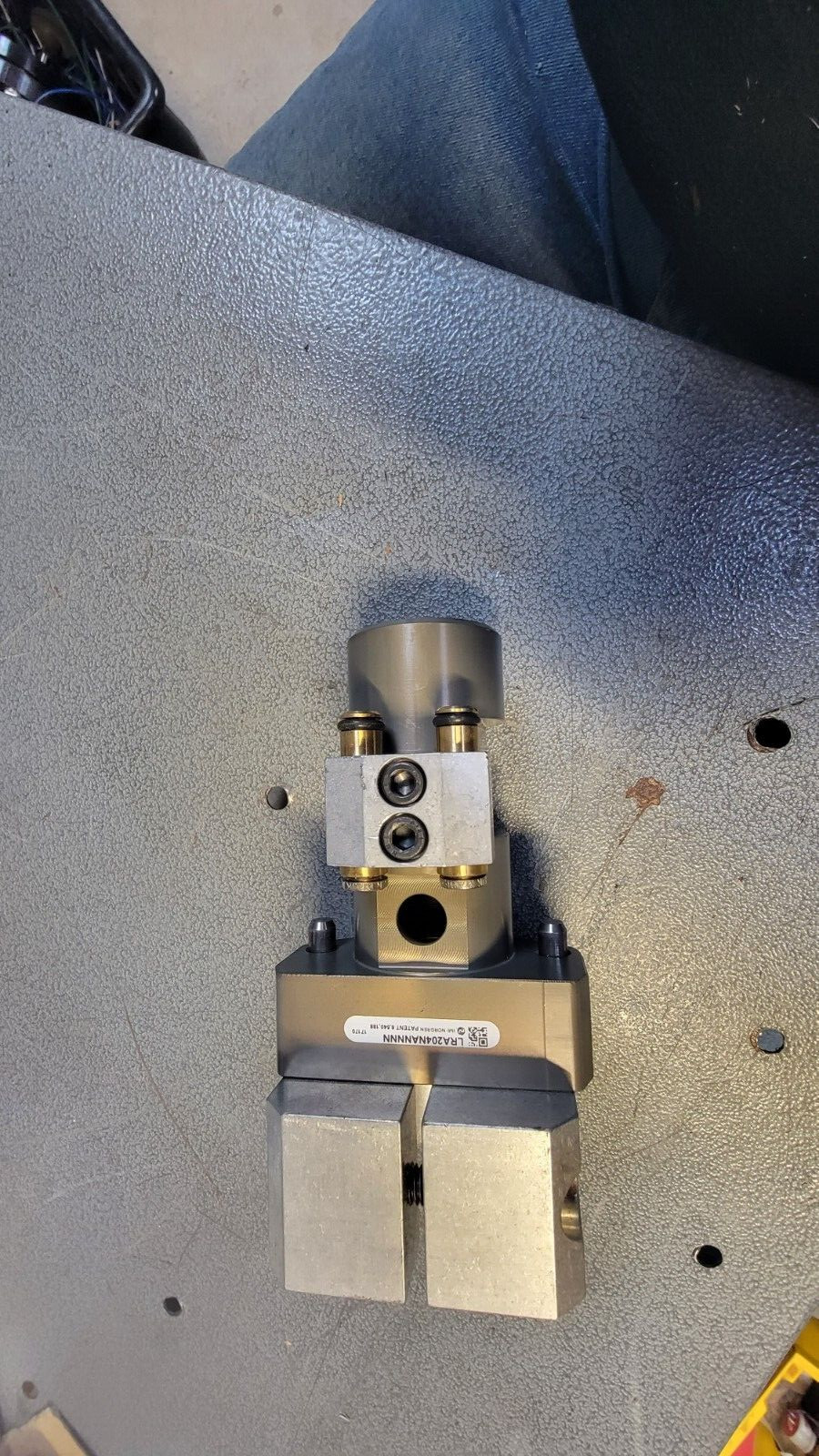 IMI Norgren LRA204NANNNN LINK RAIL ADAPTERS NEW OLD STOCK FREE SHIP LOC R1