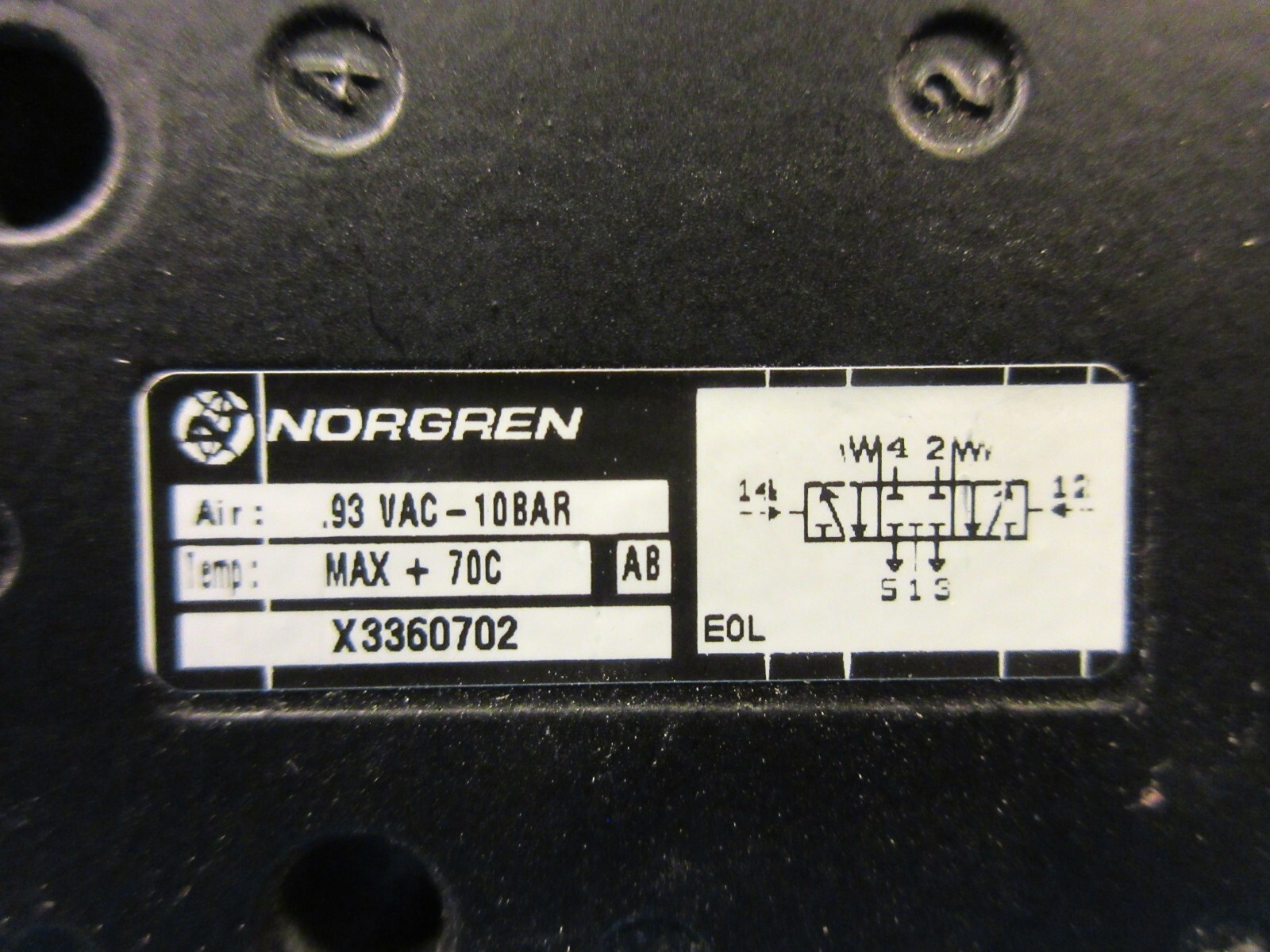 NORGREN X3360702, PNEUMATIC PILOT VALVE, 1/4″ PORTS, 5/3