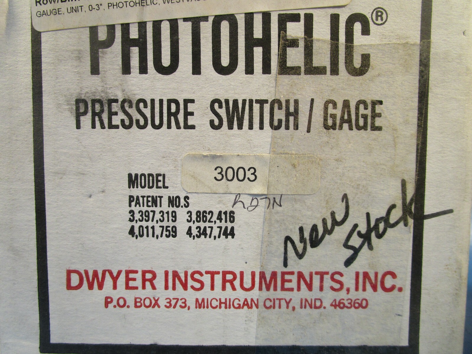 Dwyer 3003, Series 3000, Photohelic Pressure Switch Gauge, 0-3 inches