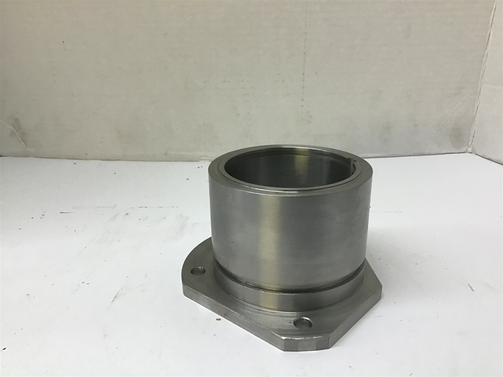 Flanged Housing End 71 3/4 mm ID 91 mm OD 7 1/2 mm Key 8 mm Bolt Hole ID