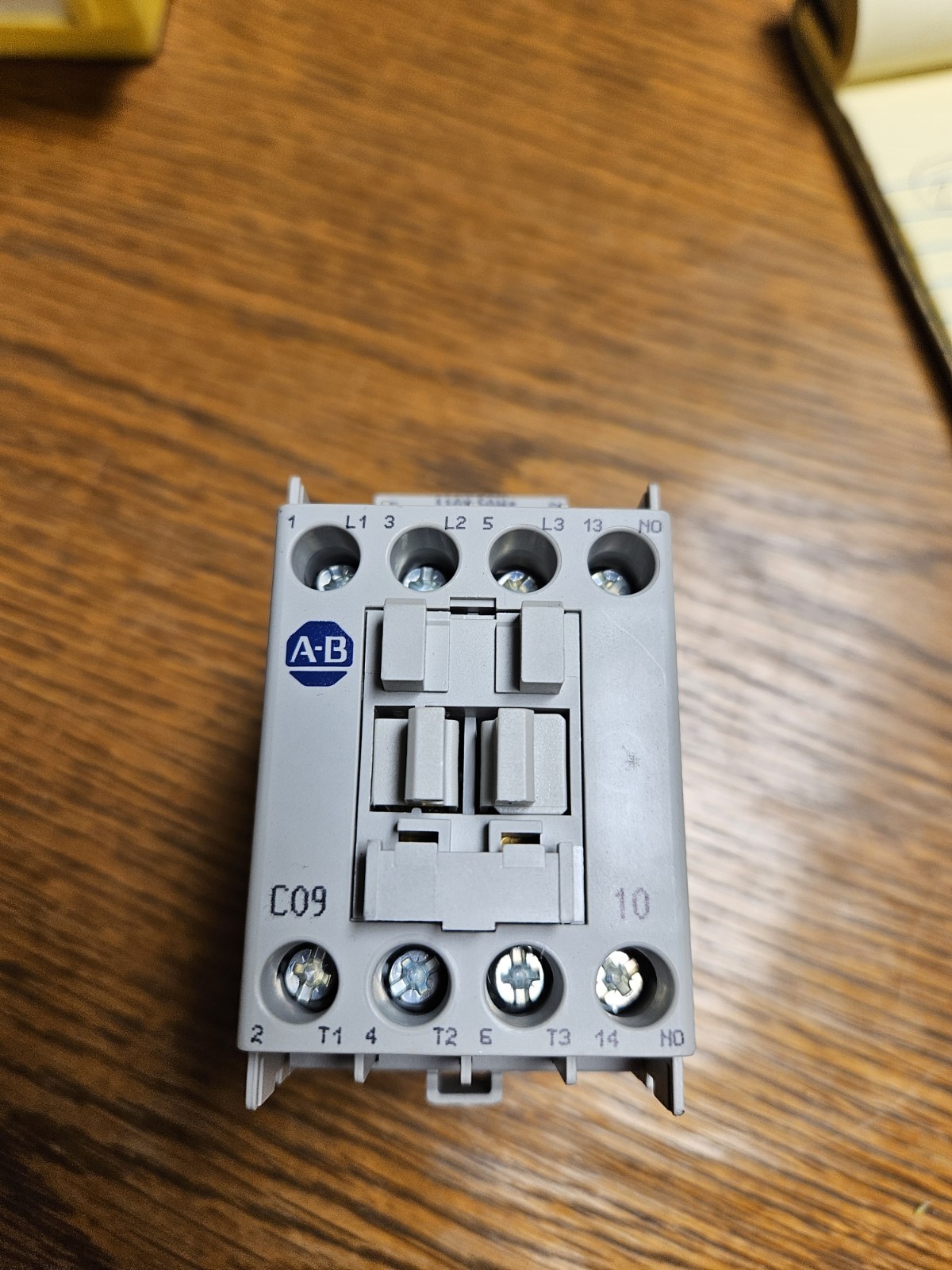 AB 100-C09D10