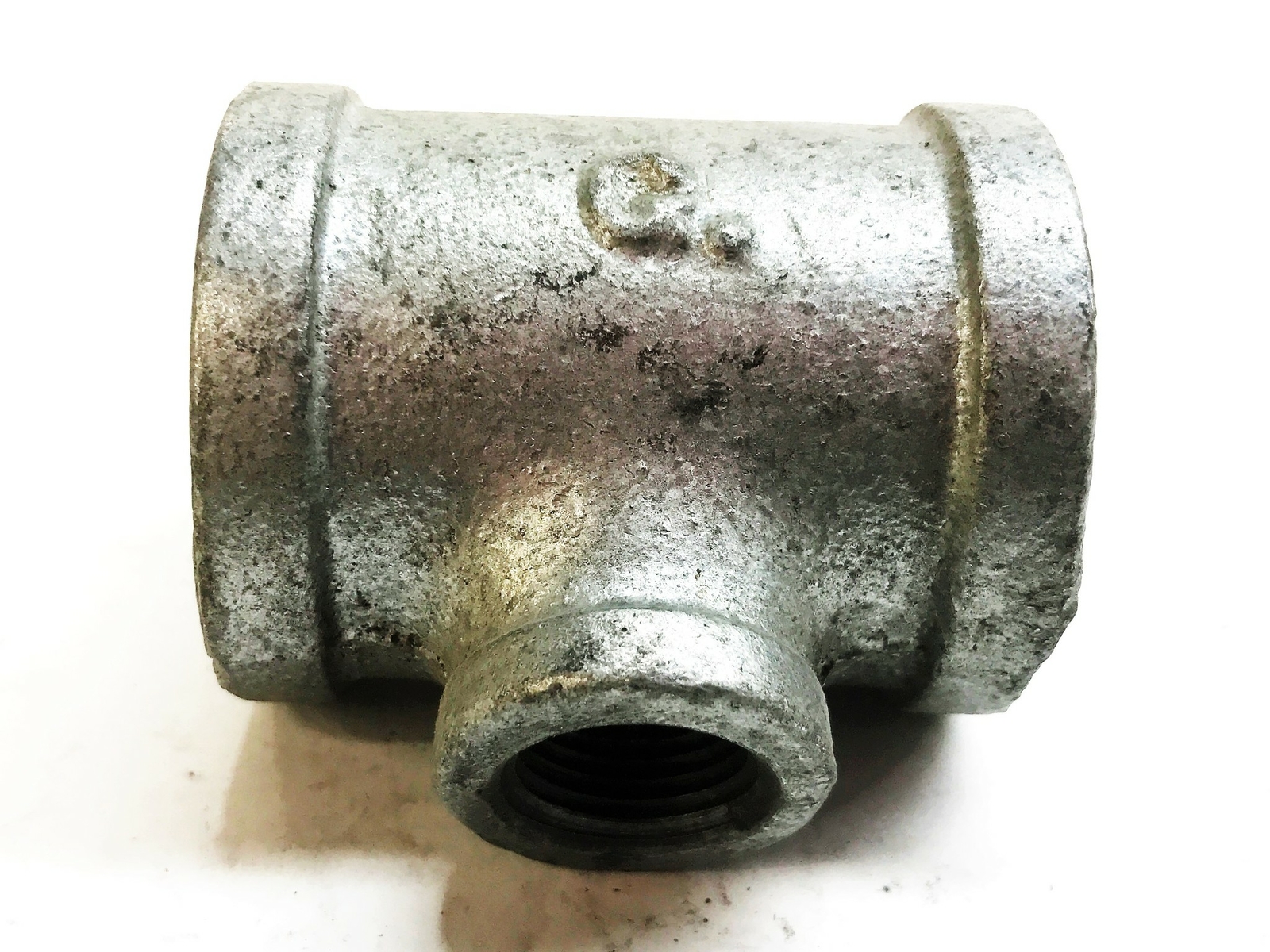 Unbranded Galvanized 1-1/2″ x 3/4″ x 1-1/2″ Tee Coupling [Lot of 3] NOS