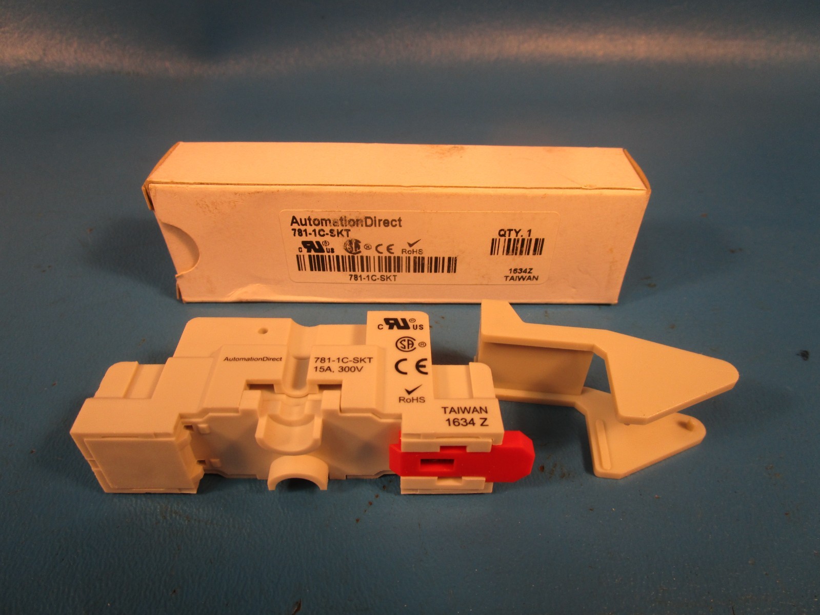 Automation Direct 781-1C-SKT, Relay socket, 35mm DIN rail or panel mount