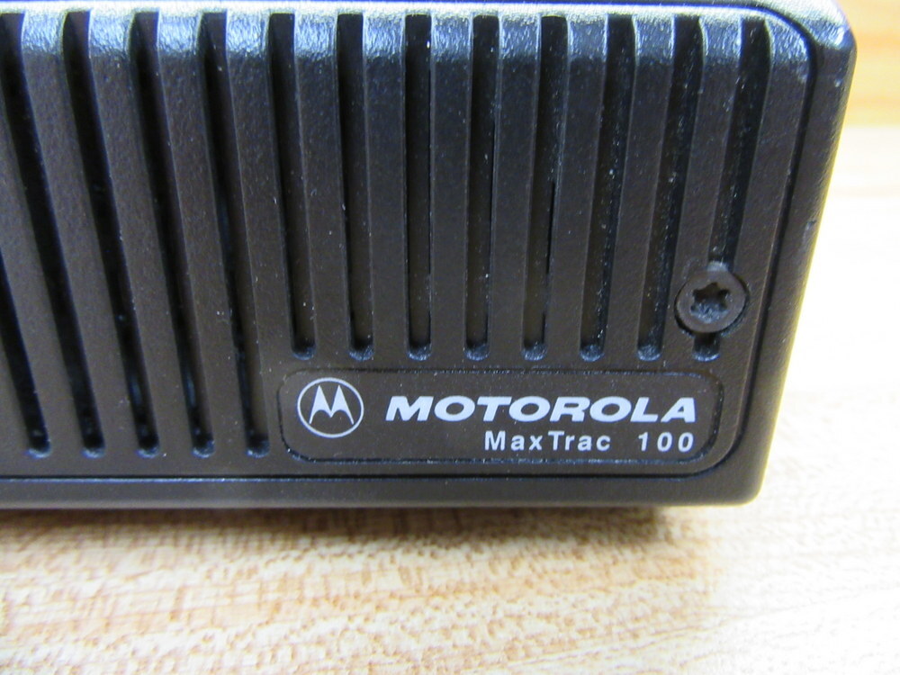 Motorola D33MJA73A5CK Max Trac 100 2 Way Radio