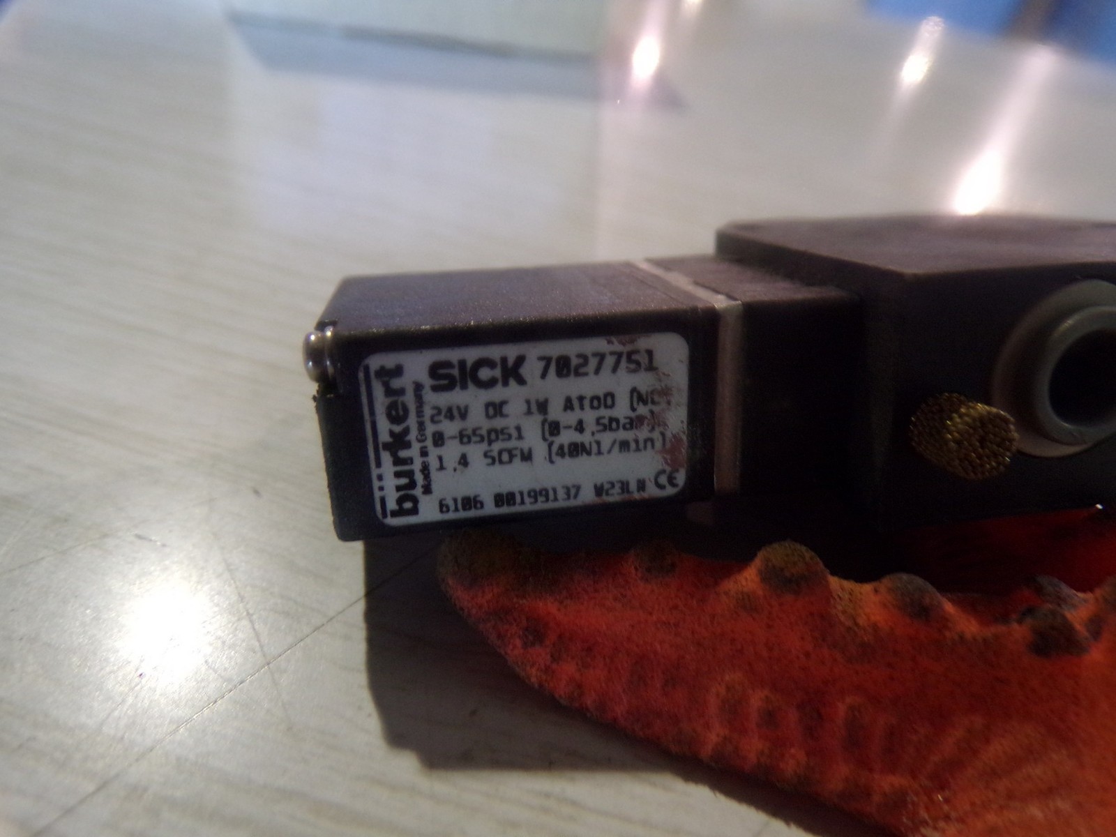 Sick 7027751 Electronic Valve 24V 0-65psi 6106 00199137 W23LN *FREE SHIPPING*