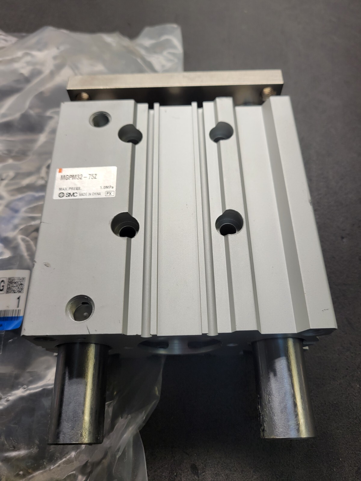 SMC MGPM32-75Z Cylinder.