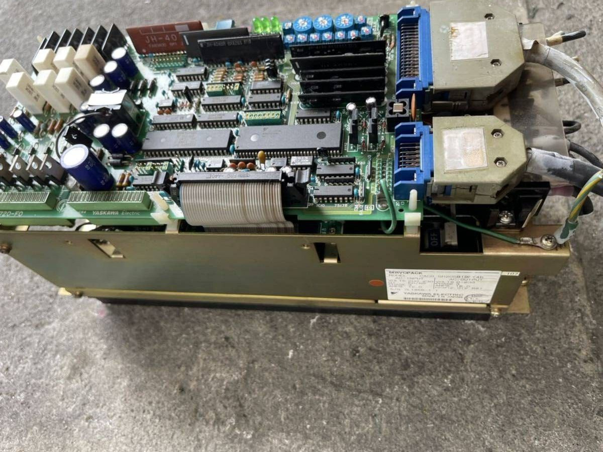 Yaskawa CACR-SR20SB1BFY45 Servopack Servo Drive Removed From The Working Machine