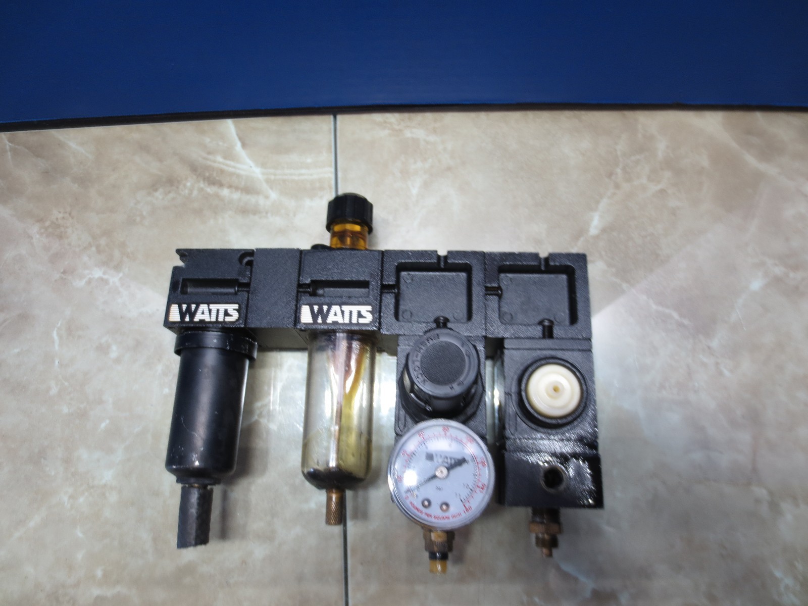 WATTS PNEUMATIC AIR FILTER REGULATOR VALVE R35-02C
