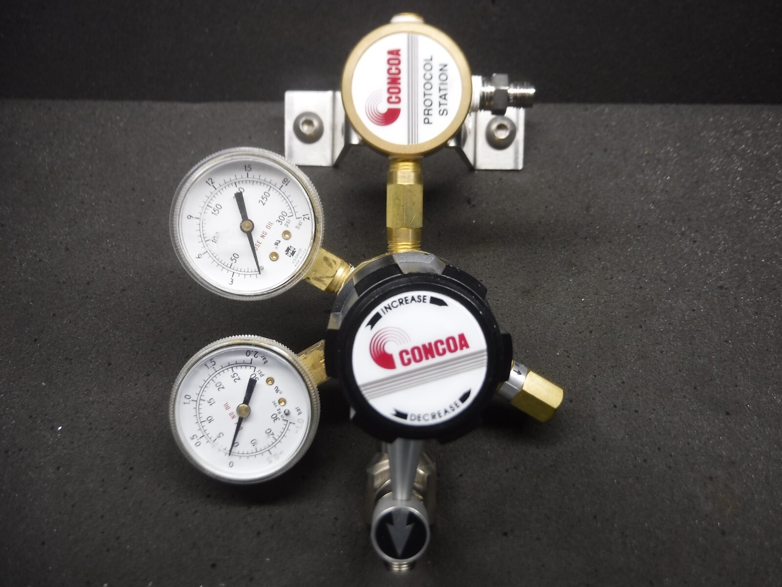Concoa, Model 4121602-01-000M, Gas Regulator (Used)