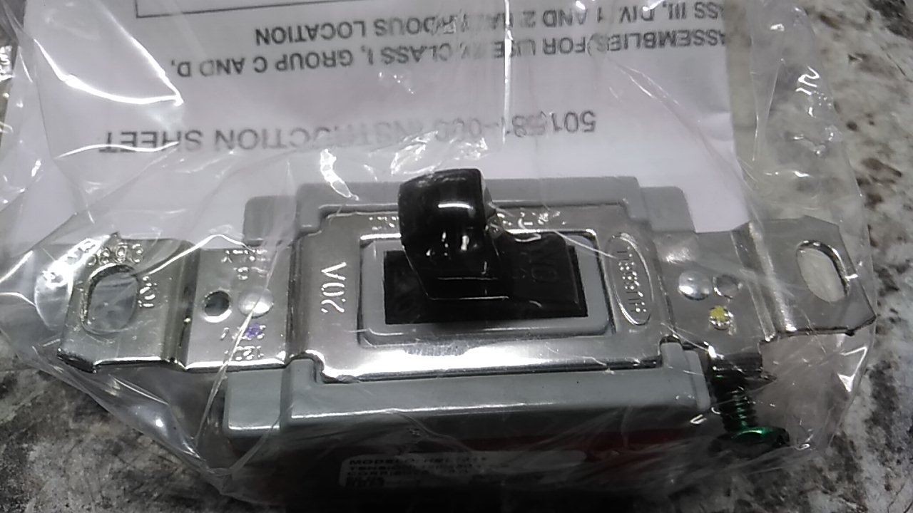 Appleton Electric EFSFR1Q 5 Pk 120/277VAC 20 Amps 1-Pole Switch