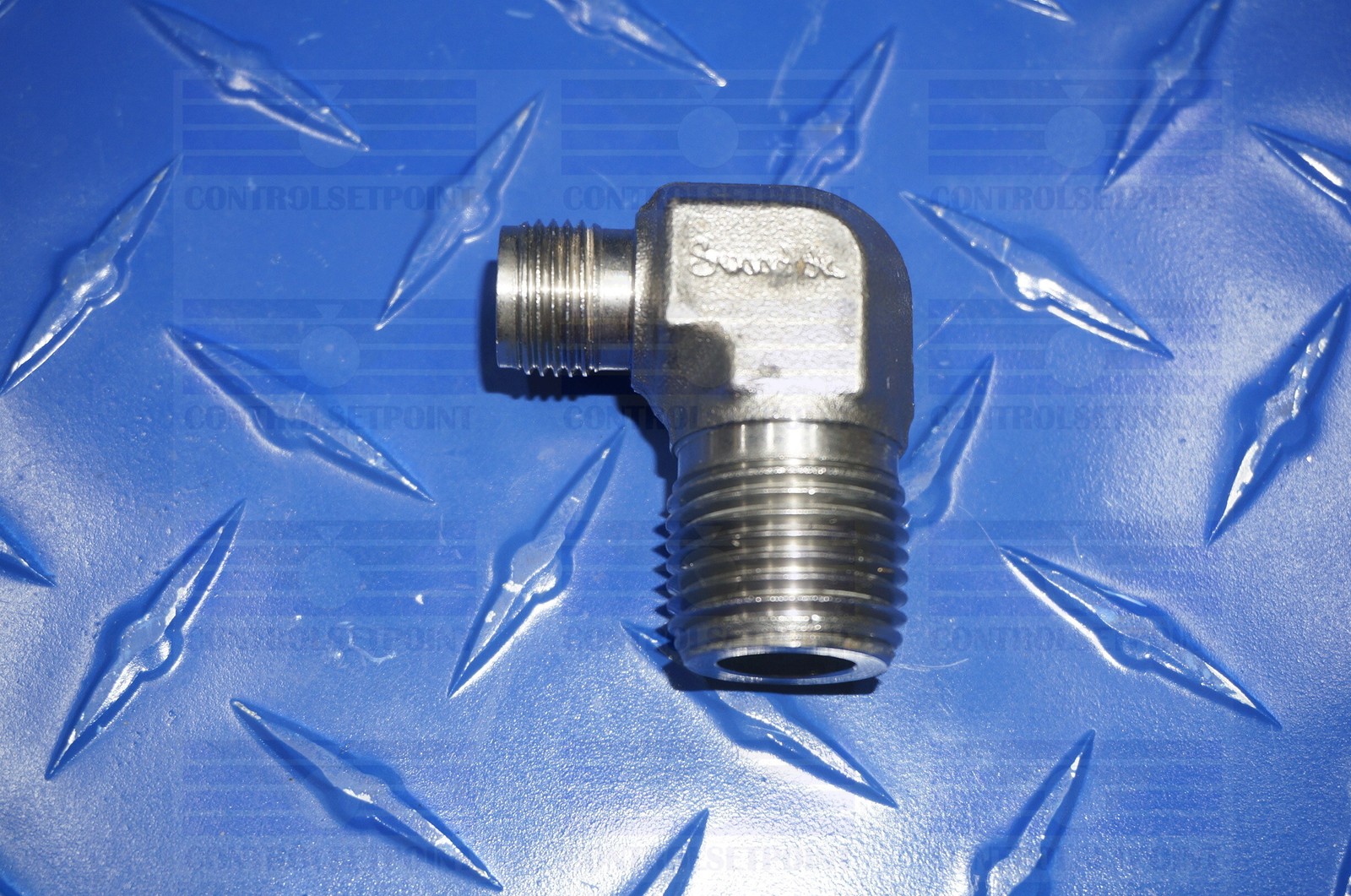 SWAGELOK 3/8″ TUBE TO 1/2″ NPT ELBOW MALE TO MALE 316 SST SS-600-2-8