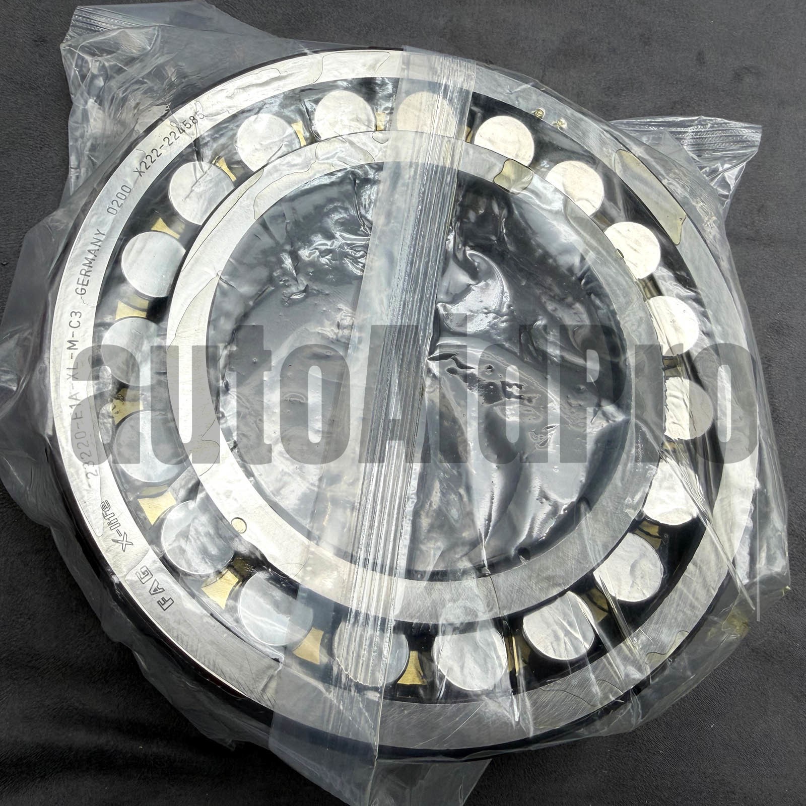 New Spherical Roller Bearing 23220-E1A-XL-M-C3 for FAG (Schaeffler)