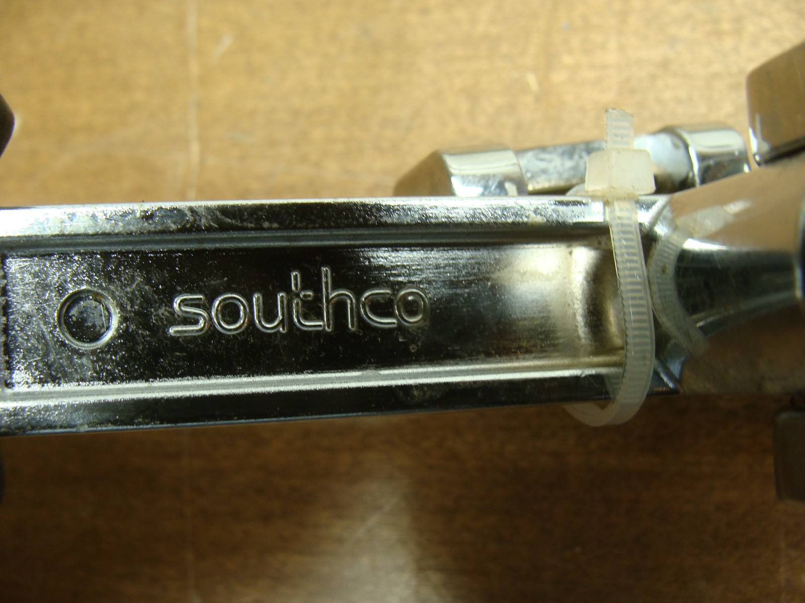 SOUTHCO OVER CENTER DRAW LATCH A7-10-301-30 W/KEEPER CHROME PLATED ZINC ALLOY