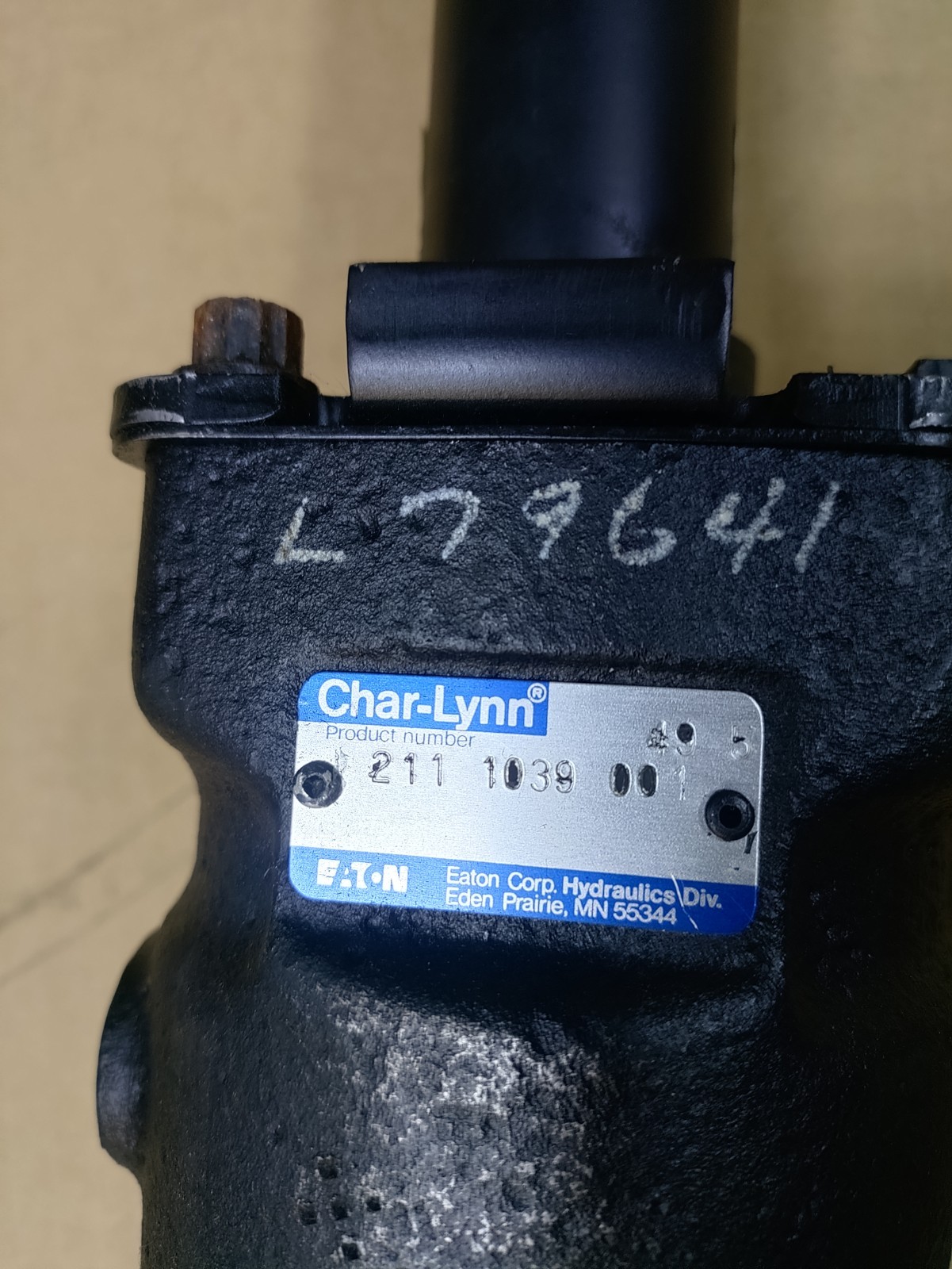 Char Lynn / Eaton – Steering Column – 204-1006-005 WITH 211-1039-001 Genuine-New