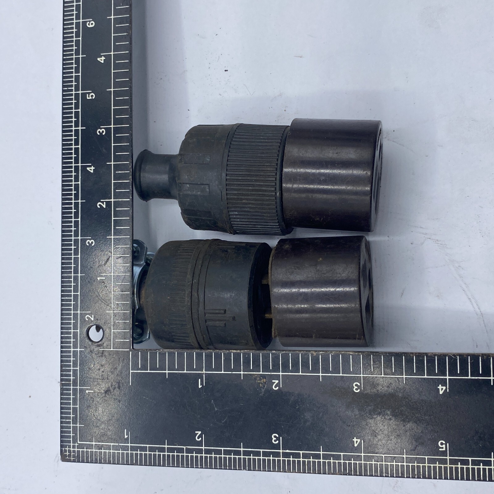 LOT OF 2 Eagle 15A 125V Twist Lock Connector Set – Male Plug & Female Turn Pull✅