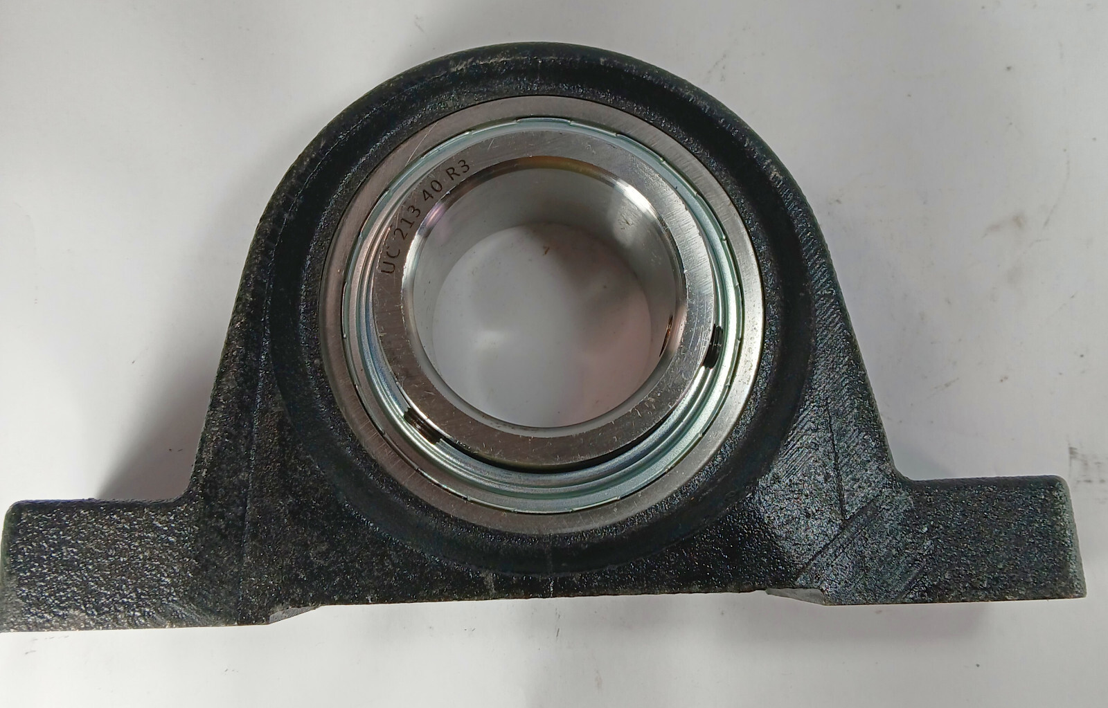 1 NEW B8#AM 2 BOLT PILLOW BLOCK W/ UC213-40-R3 INSERT BEARING NNB ***MAKE OFFER