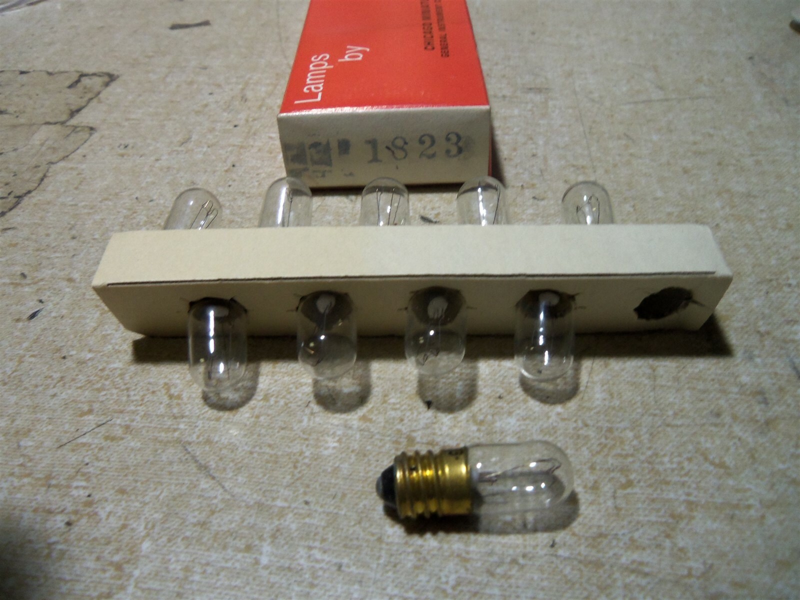 NEW Chicago Miniature Lamps 1823, Box of 10 *FREE SHIPPING*