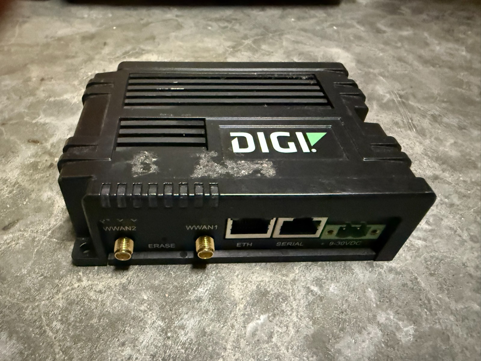 DIGI IX10-0004 50002114-01 Cellular Router