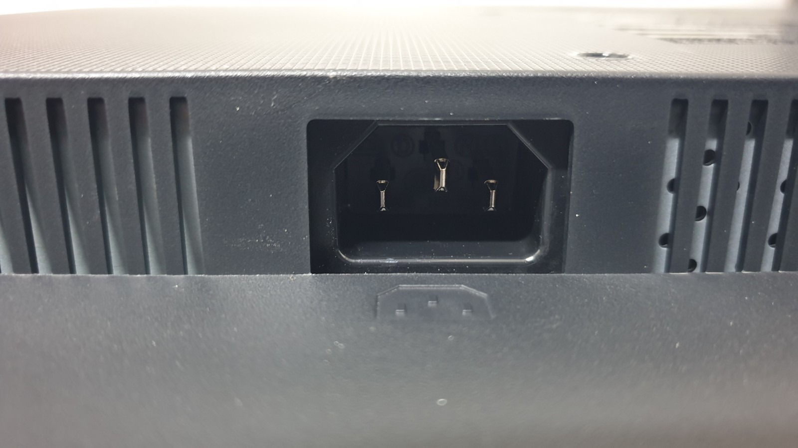 EIZO FlexScan S1934 Monitor – Model: S1934, P/N: OFTD2545 – USED