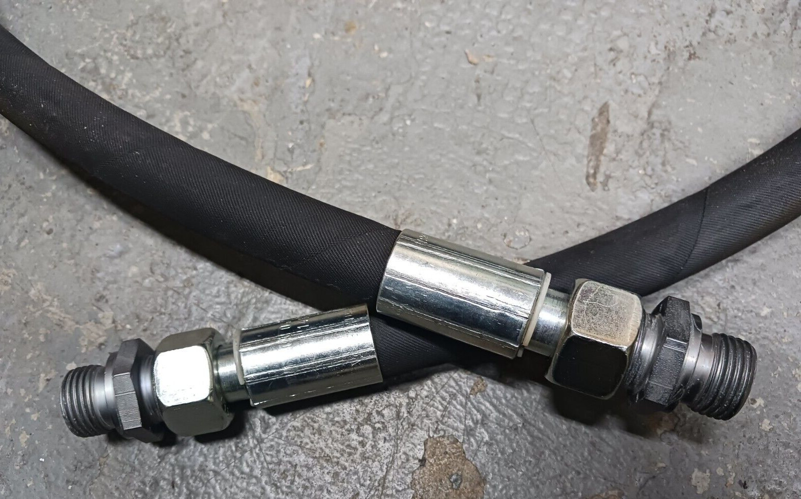 LWM Hose EN854 3TE DN12, 1/2″, WP 93 Bar, With Adapters (1/2″ x 58″ Long)