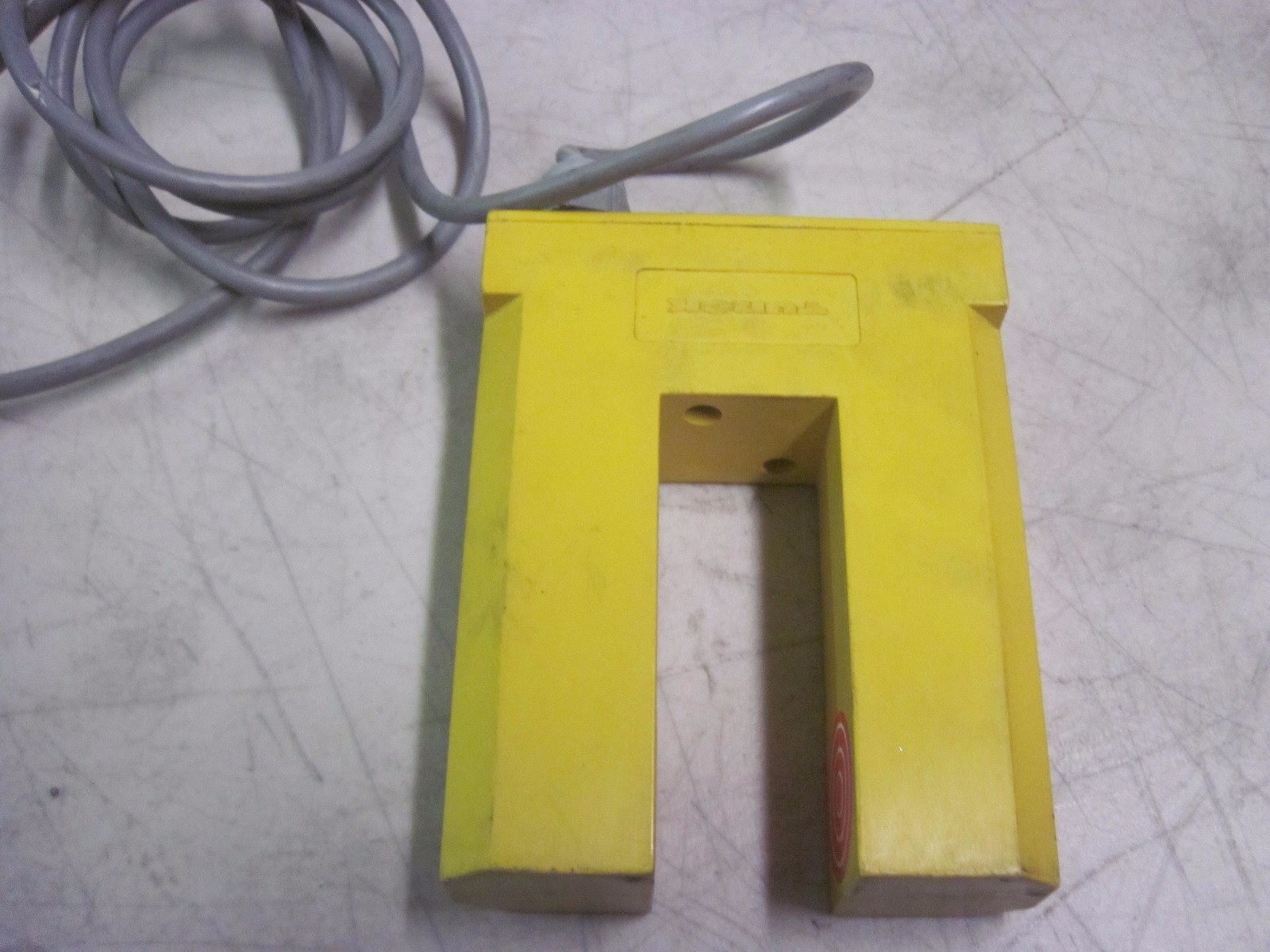 100% WARRANTY Turck Si30-K33-VP6 Slot Sensor