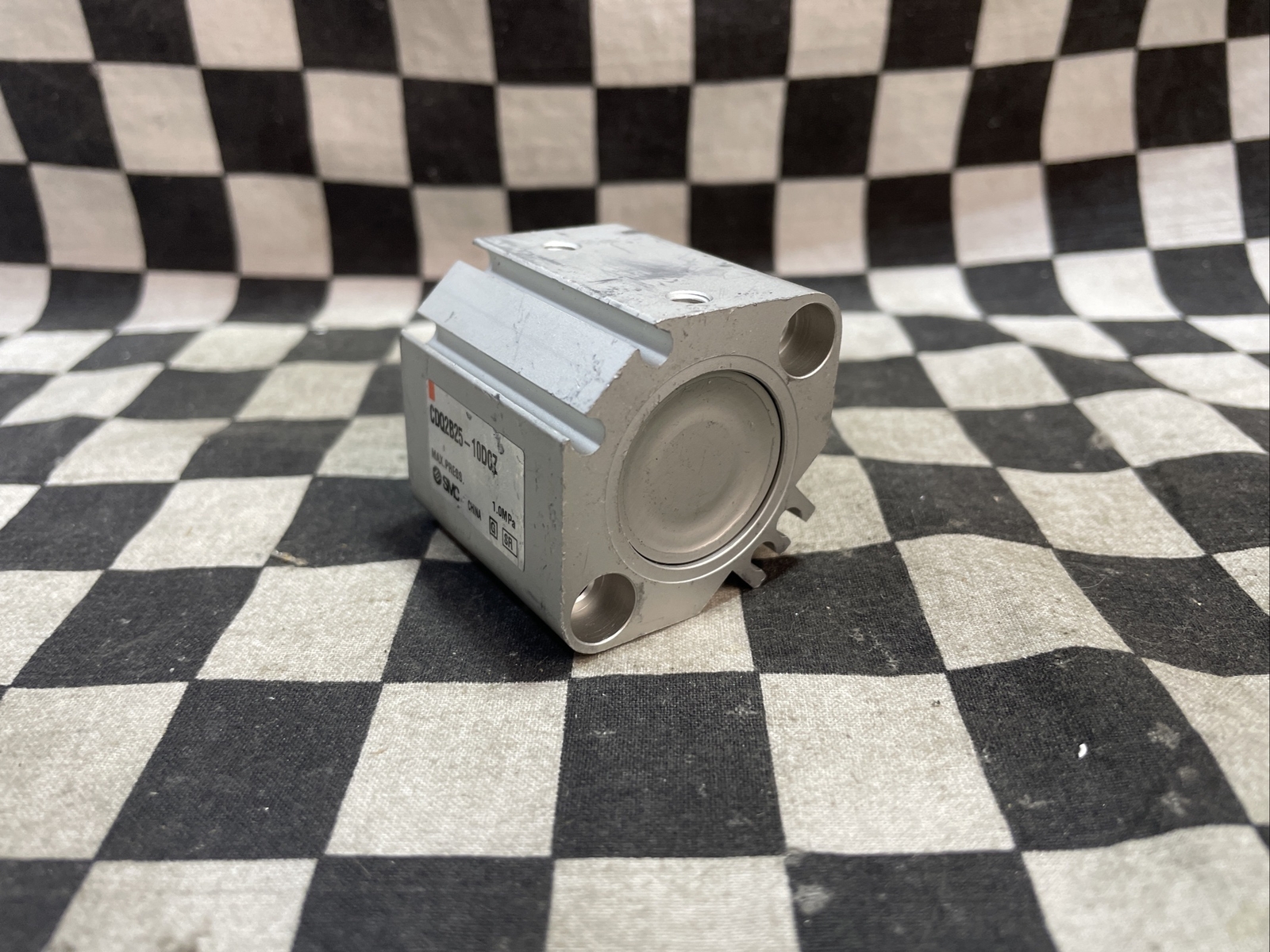 SMC CDQ2B25-10DCZ, CDQ2B2510DCZ, CQ2-Z COMPACT CYLINDER, SHIPSAMEDAY#1642V15