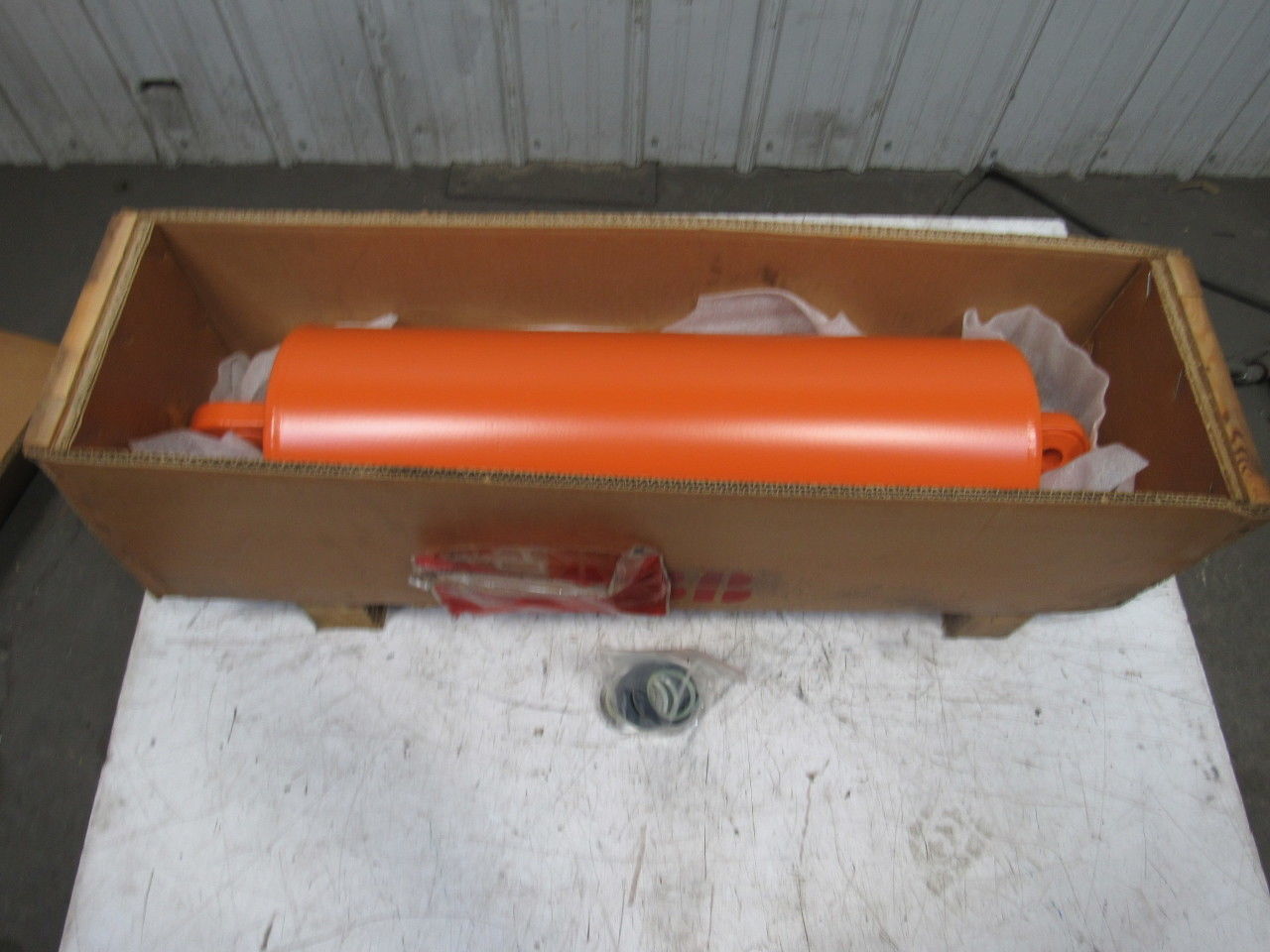 ABB Robotics 3HAC6994-1 IRB 6400R Hydraulic Balancing Cylinder 7″ Bore X 27″ Str