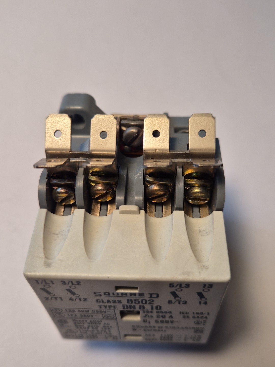 SQUARE D 8502-DN8.10 CONTACTOR 3 POLE & 1 NO AUX CONTACT, USED.