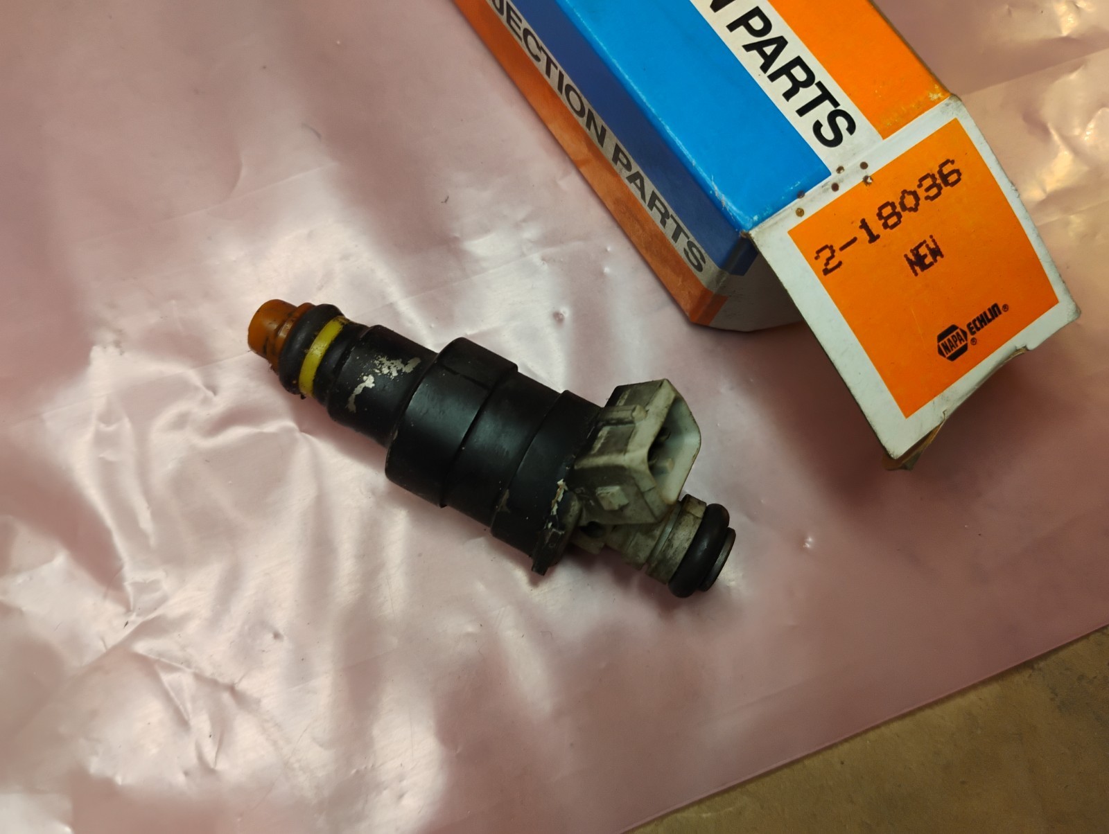 NAPA Echlin Fuel Injector 2-18036 – Fast Ship