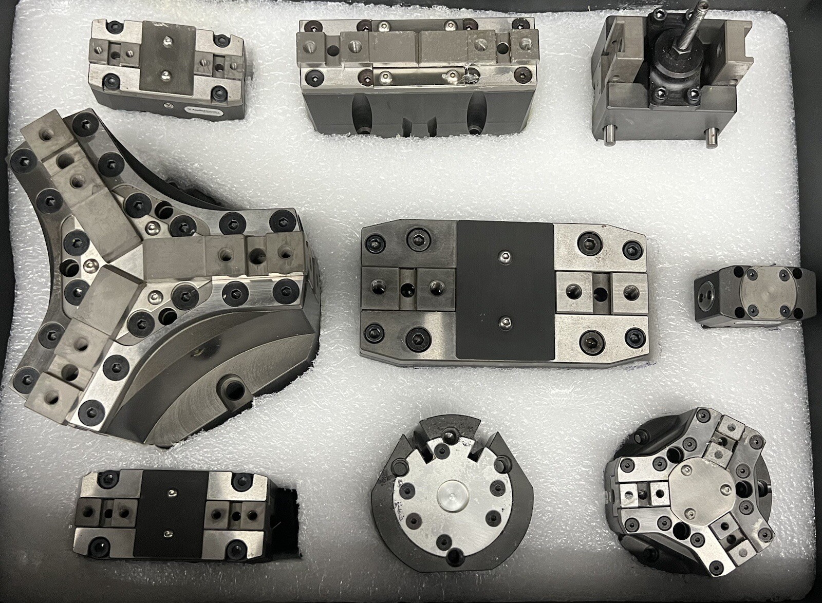 LOT 16 X APPLIED ROBOTICS GRIPPERS Variety Read Description For Details: