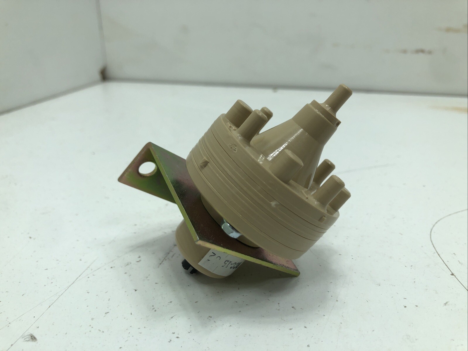 KMC INC. RCC-15 02 High Capacity Reversing Relay w/ Bracket