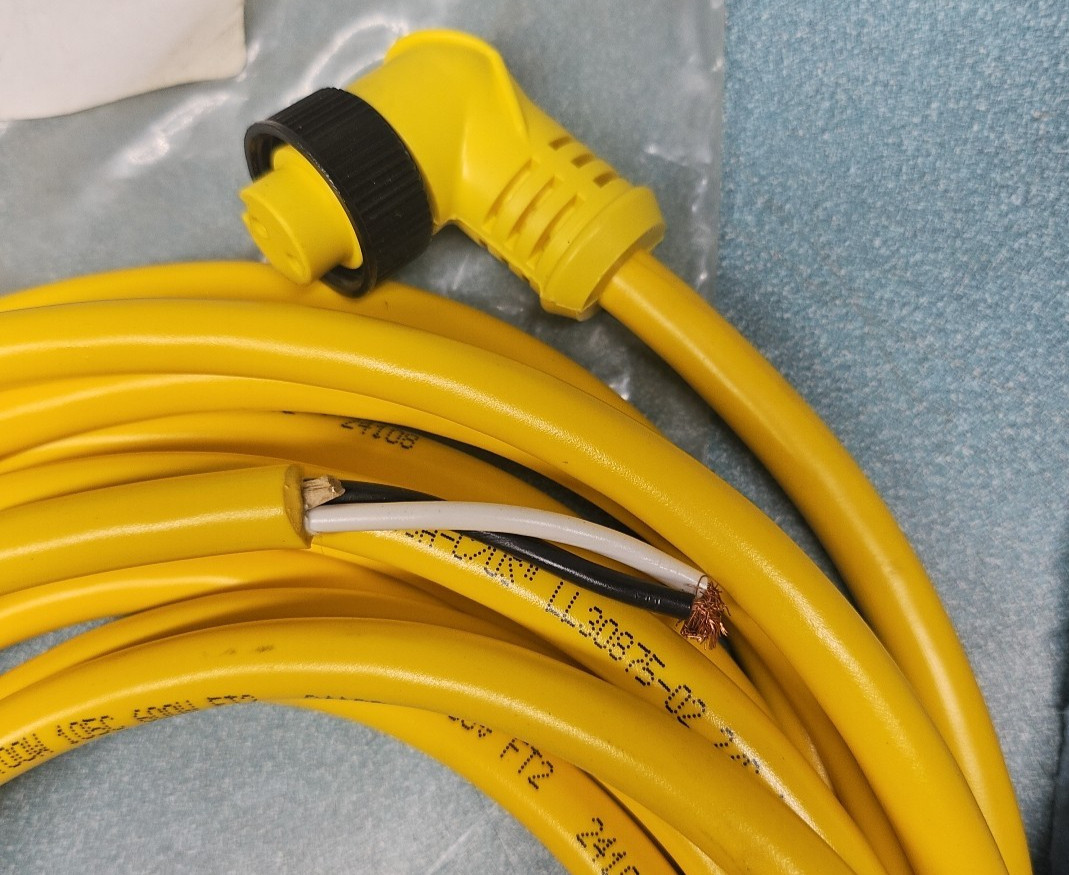BRAD 1300060146 40748-90 2P 90D Cordset 20′ Lot Of 2