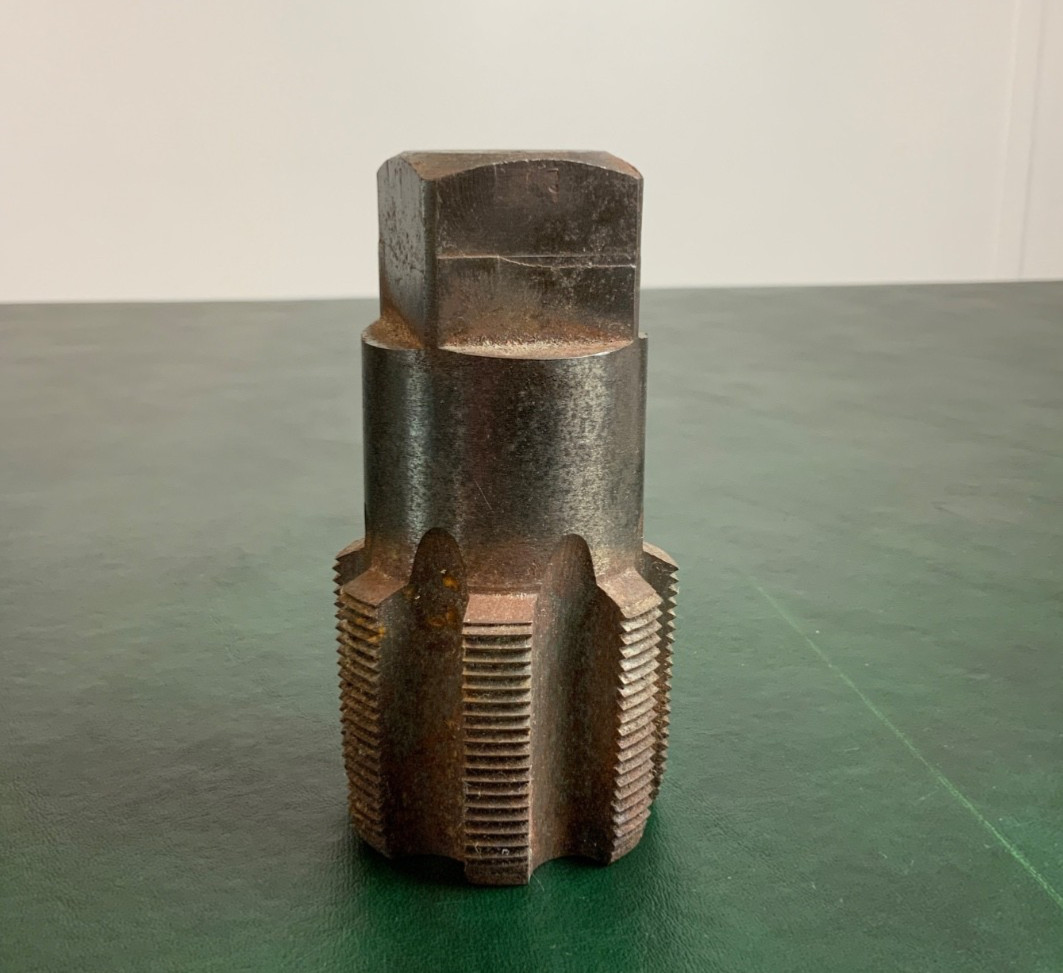 HIGH SPEED STEEL PLUG TAP 7-FLUTE 2-1/4″-12 THREAD 4-1/2″ OAL