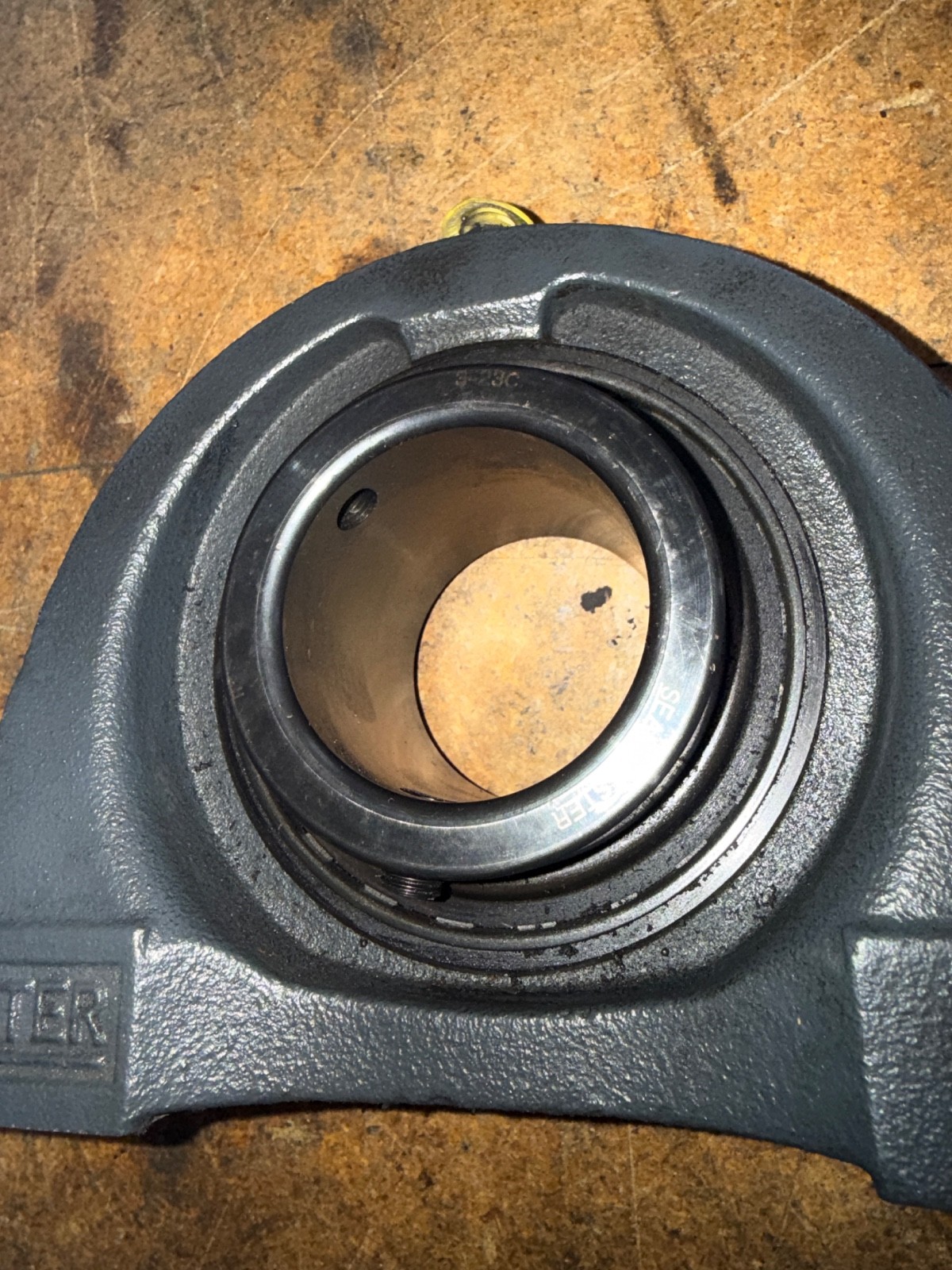 Sealmaster MP-35C Gold Line 2 Bolt Pillow Block Bearing 2-3/16″ Bore (NEW)
