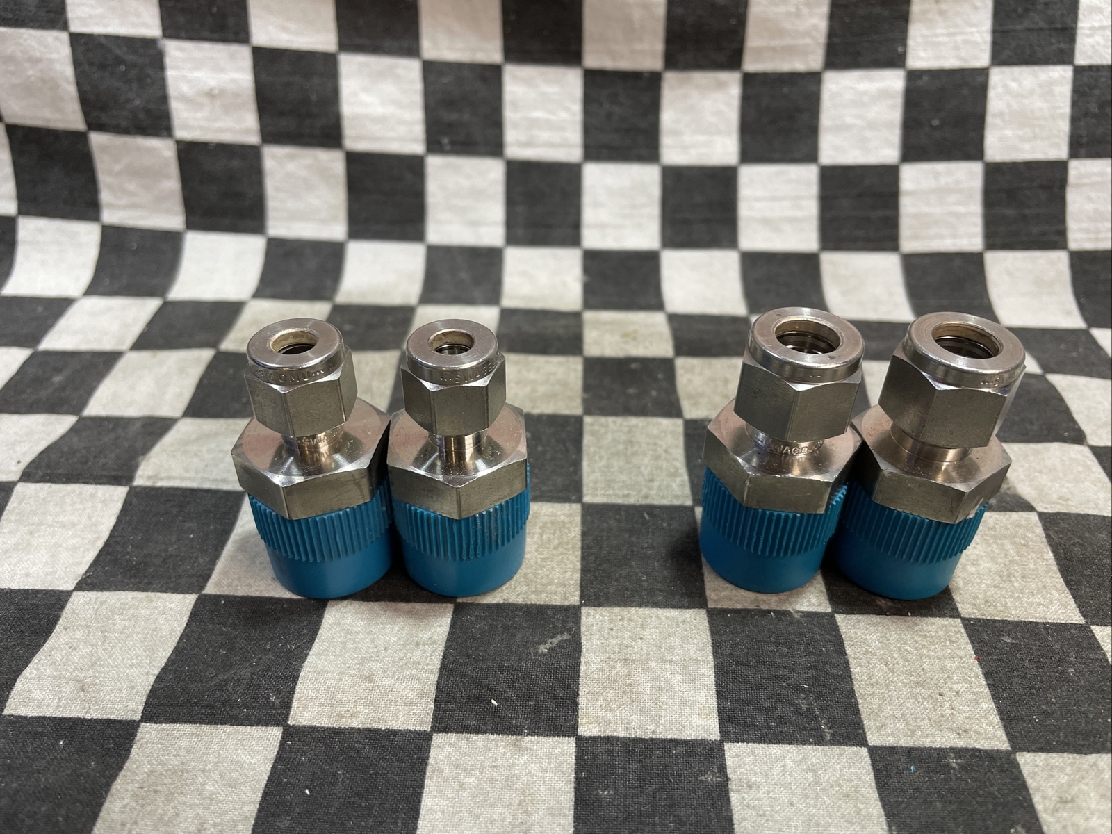 SWAGELOK SS-600-1-8 & SS-400-1-8, Male Connector , LOT OF 4 SHIPSAMEDAY#1326V13