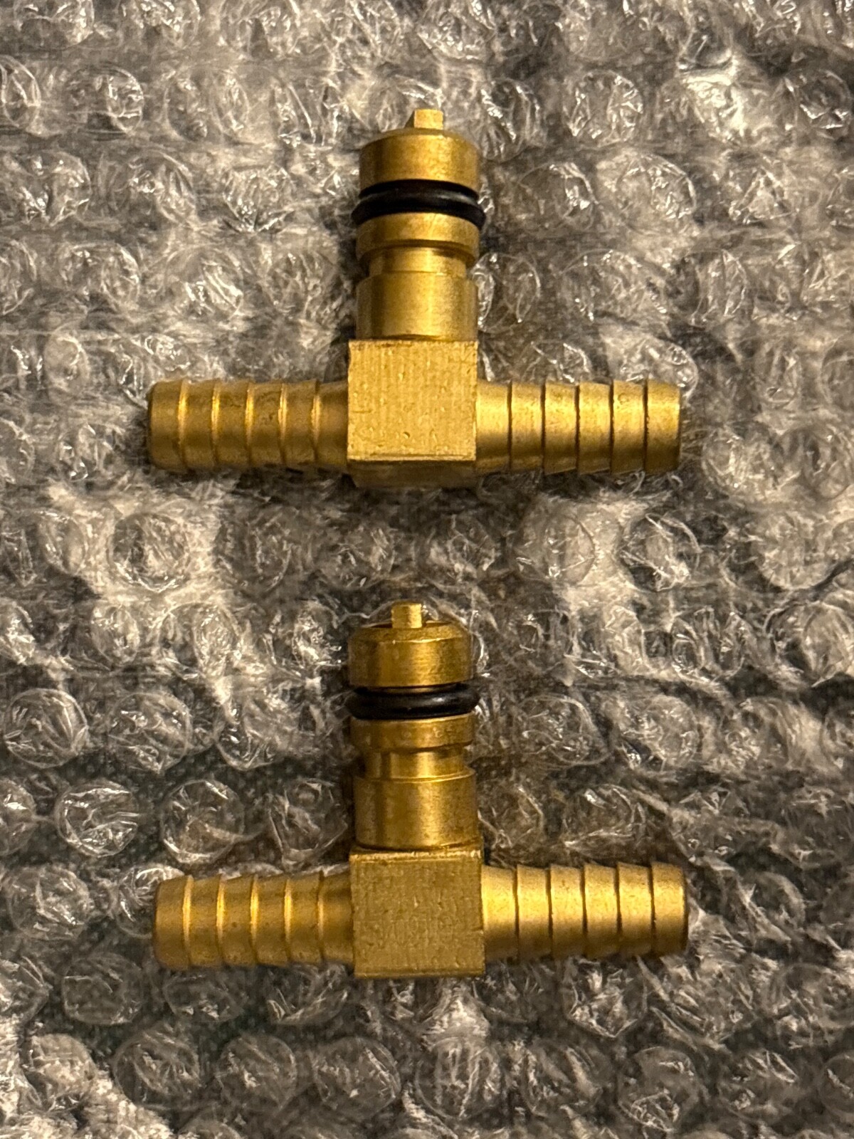 Two 1/4 Barb tee’s C02 inlet fitting with check valve and O-ring