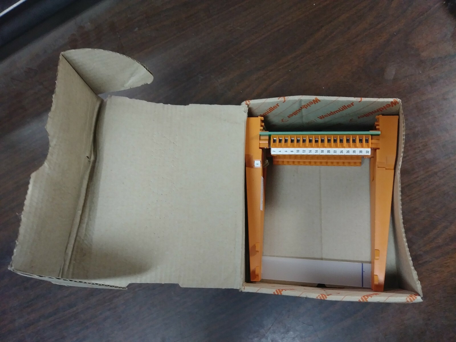 WEIDMULLER 0586761001 CARD EDGE CONNECTOR INTERFACE 4 AMP 250 VOLT NEW IN BOX