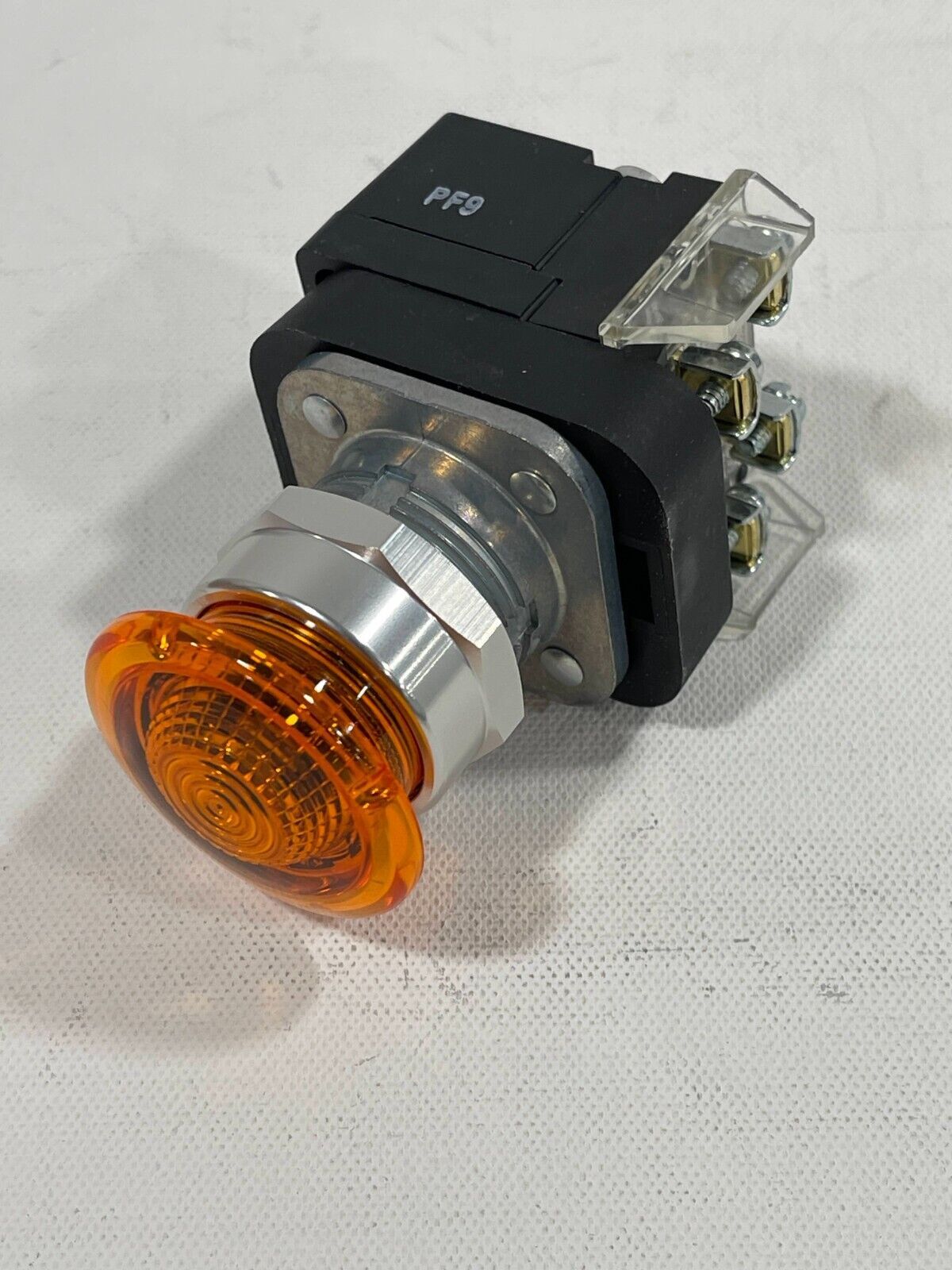 New! Allen Bradley 800T-QMH2AA2 30mm Momentary Push Button Amber LED Mushroom HD