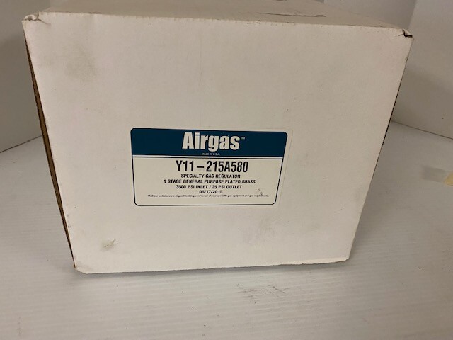 AIRGAS MODEL Y11-215A580 SPECIALTY GAS REGULATOR 3500 PSG IN / 25 PSG OUT, NOS