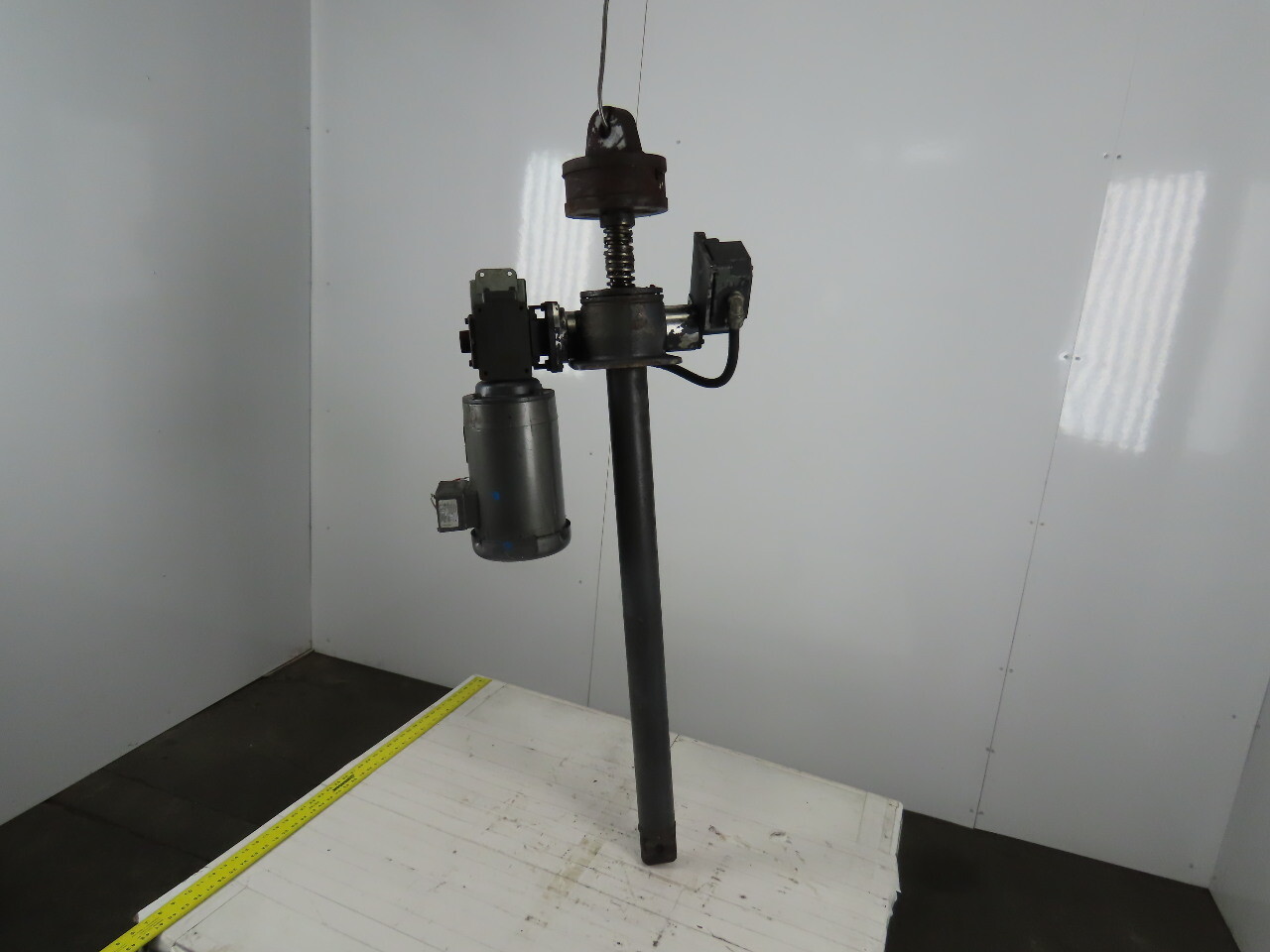 Joyce Dayton 10 Ton 36″ Machine Comdrive Screw Jack W/ 575V 3Ph Motor & Limit