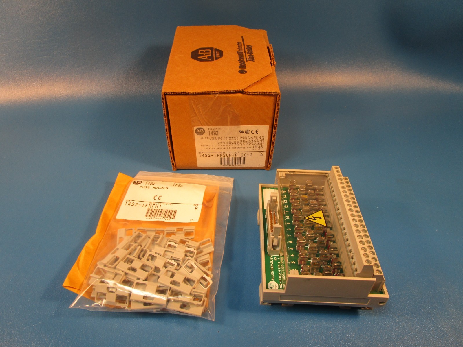 ALLEN BRADLEY 1492-IFM20F-F120-2, Digital Module with Fixed Terminal Block