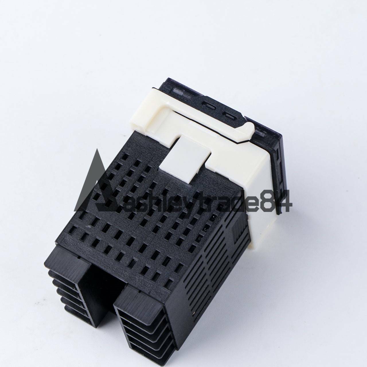 1PCS new Omron E5CS-R1KJX-520 Temperature Controller