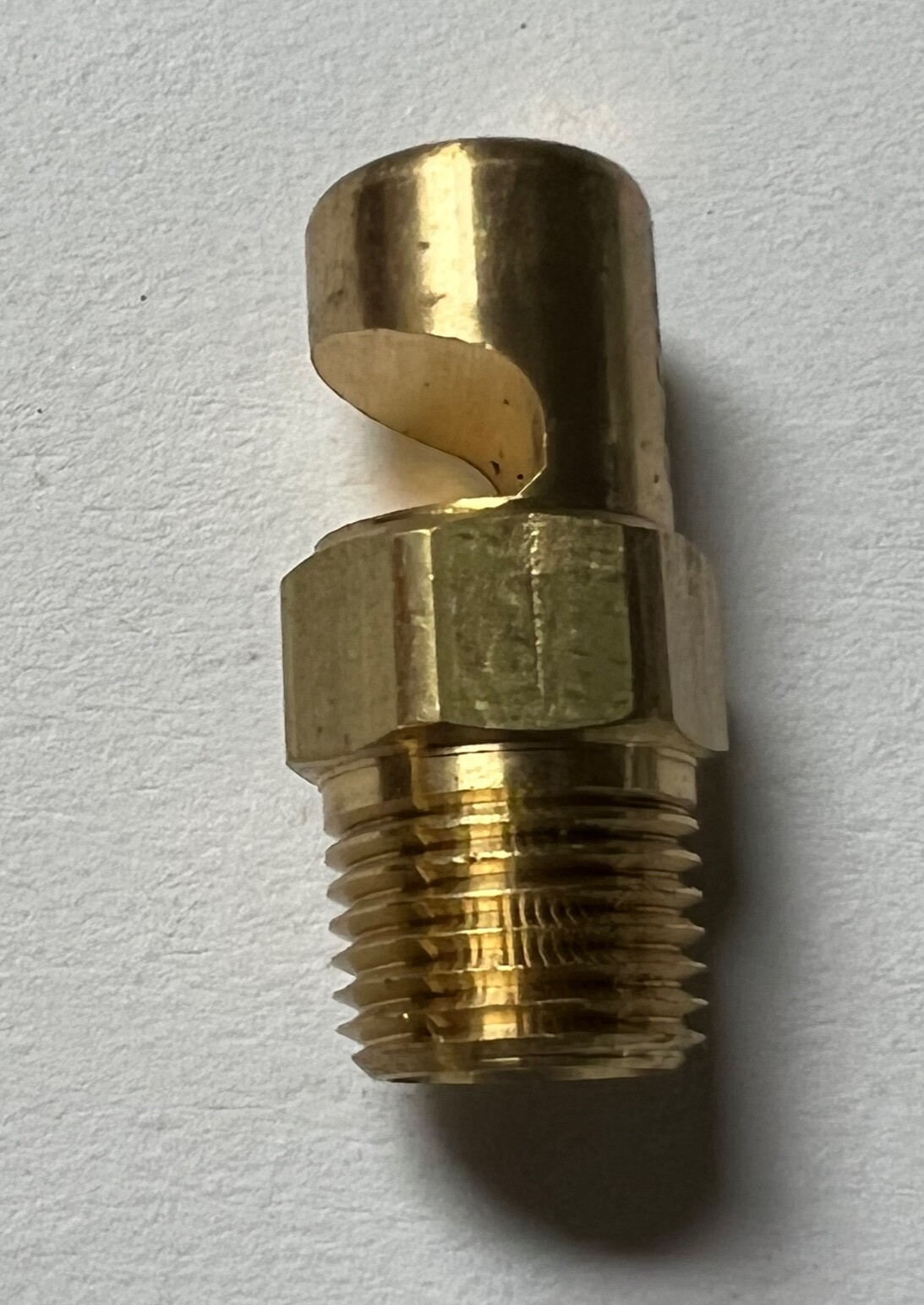 Bete Fog Nozzle Brass 1/8″ Pipe 145° Spray Angle Male p/n 13562 Extra Wide Fan