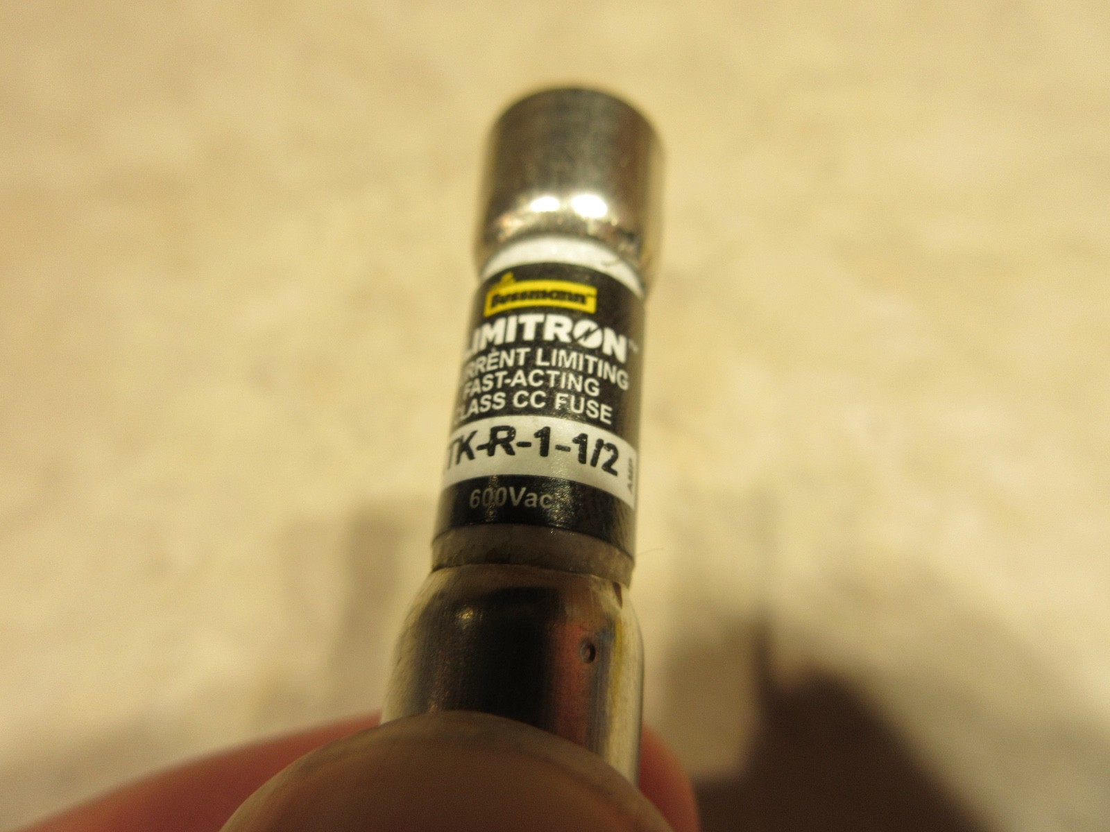 BOX OF 10 BUSSMANN KTK-R-1-1/2, 600VAC FUSES 1.5A, AB0350