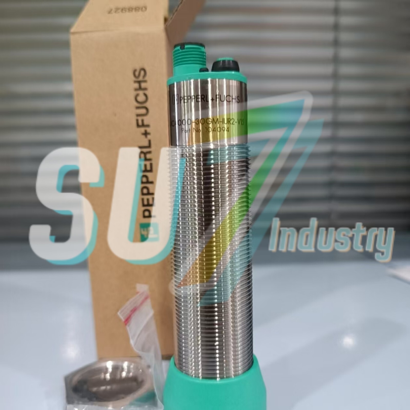 PEPPERL+FUCHS UC4000-30GM-IUR2-V15 Ultrasonic Sensor# 1pcs New In Box