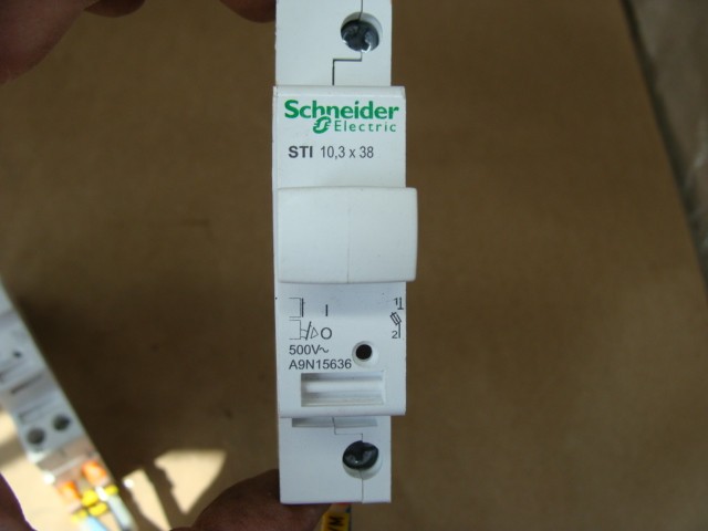 LOT OF 2 SCHNEIDER FUSE HOLDERS A9N15636 STI 10,3X38 500V