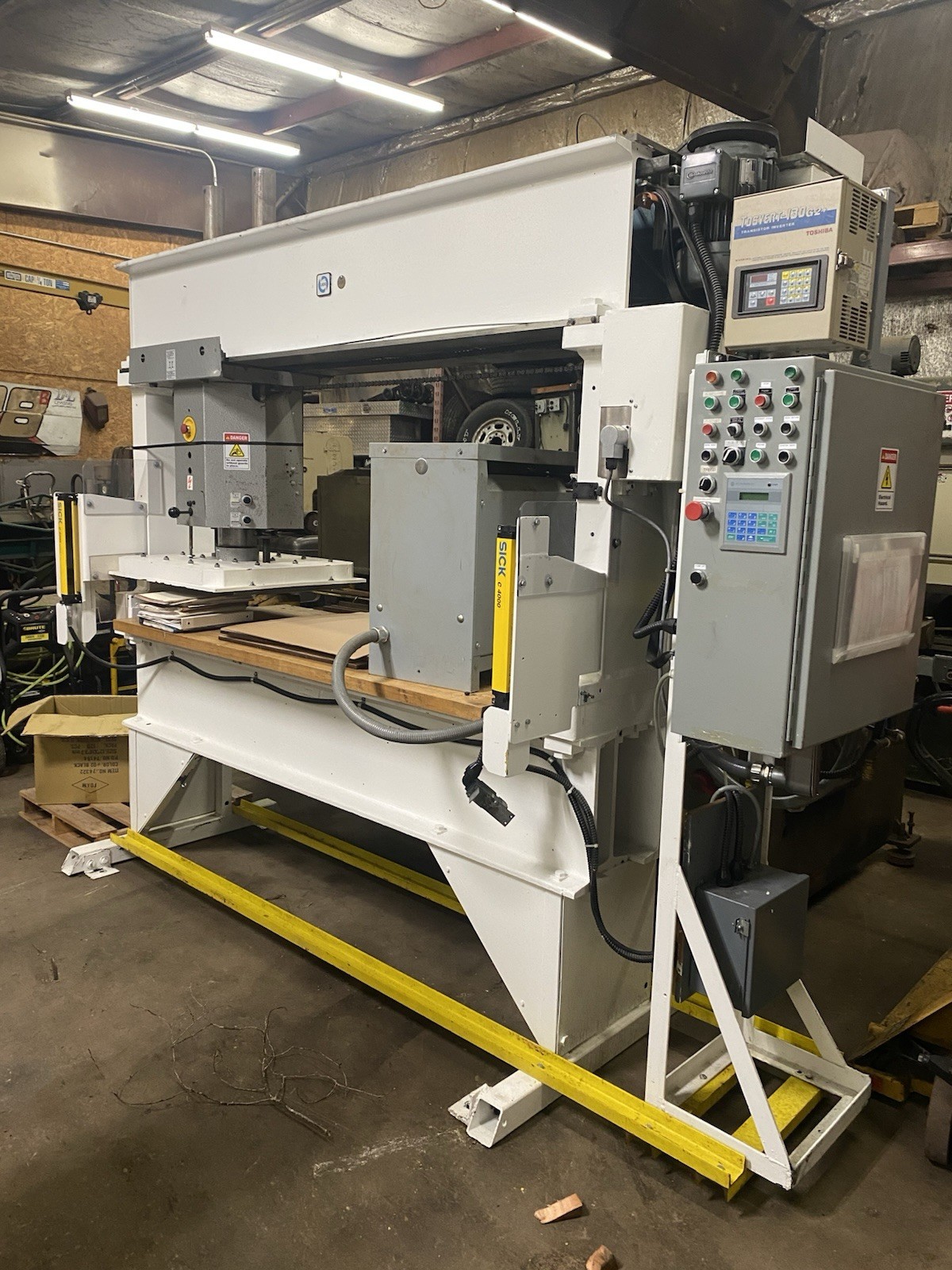 USM Automated Traveling Head Die Cutting Press