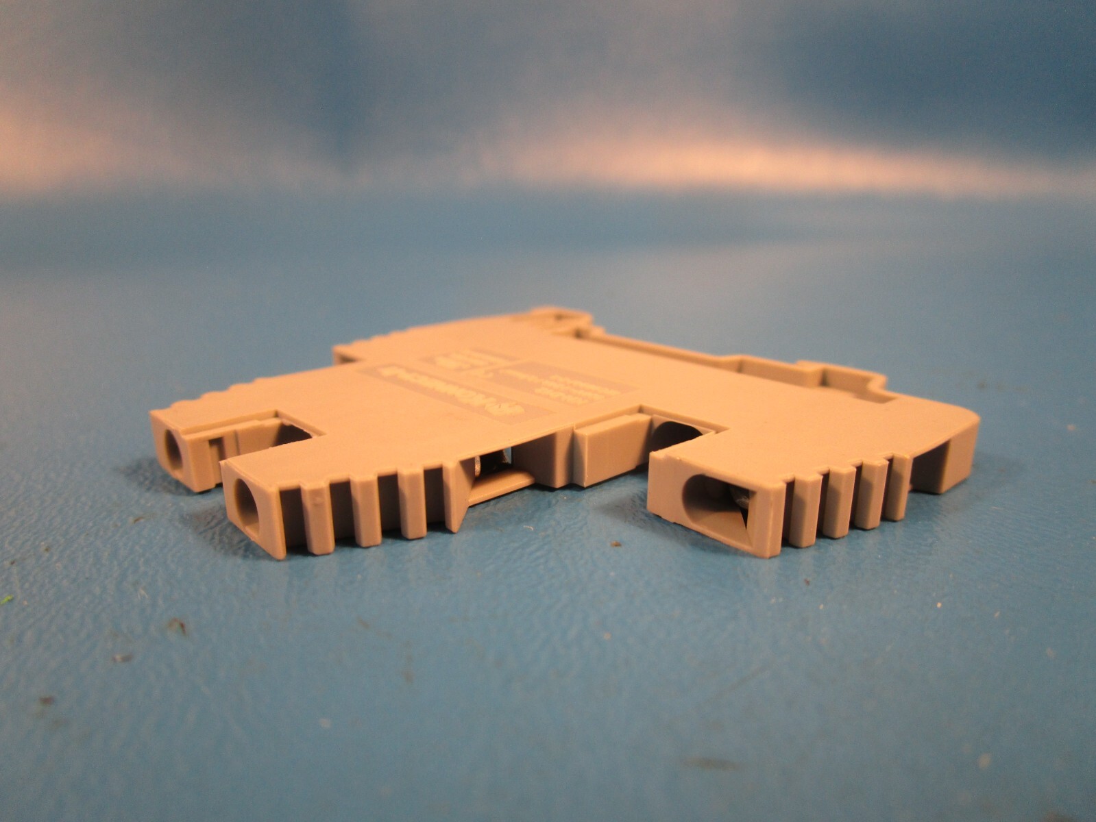 LOT OF 11 Konnect-It KN-D12GRY, Screw Double-Level Feedthrough Terminal Block