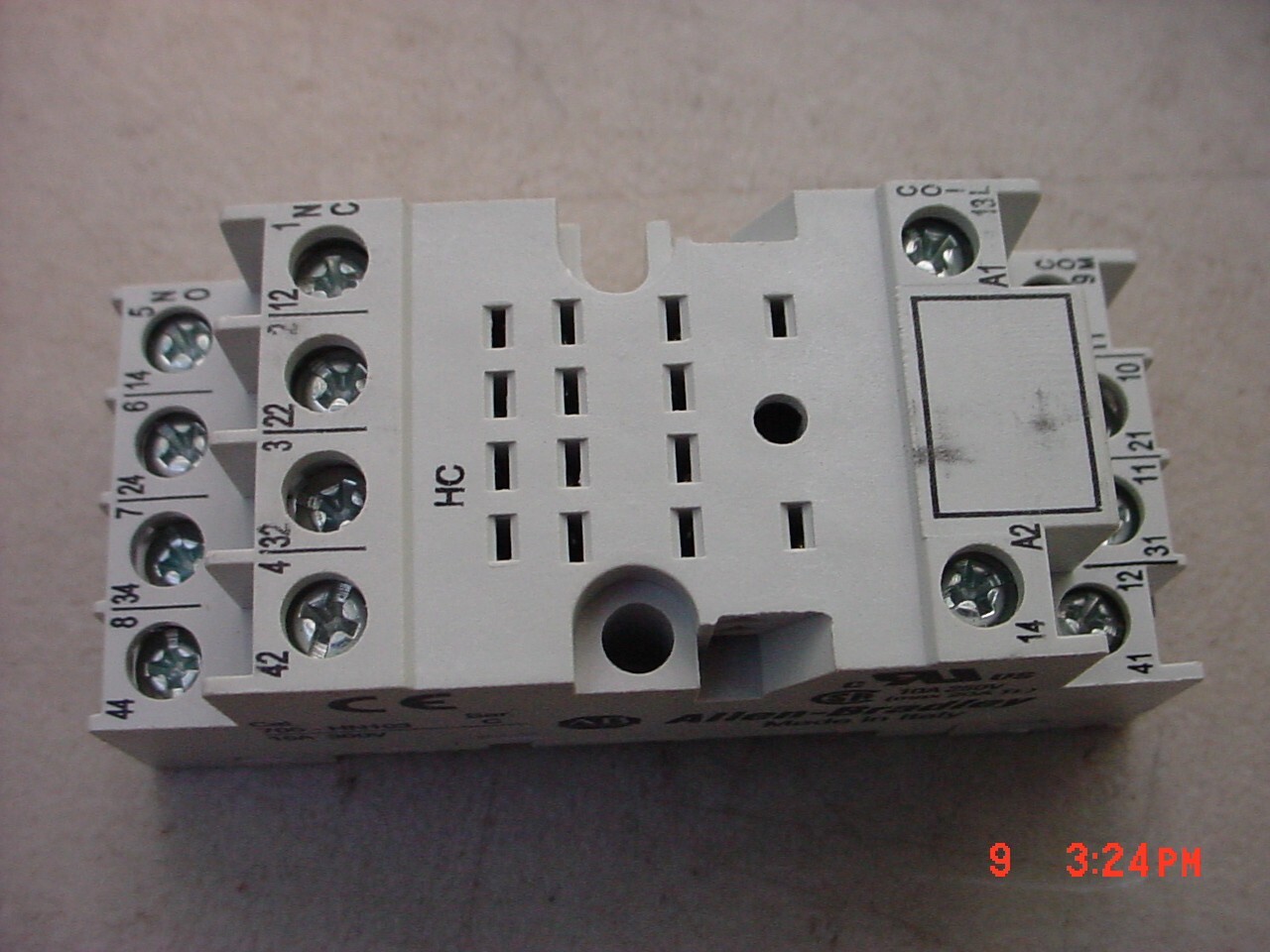 Lot of 4 Allen Bradley 14 Blade Socket 700-HN103 NEW