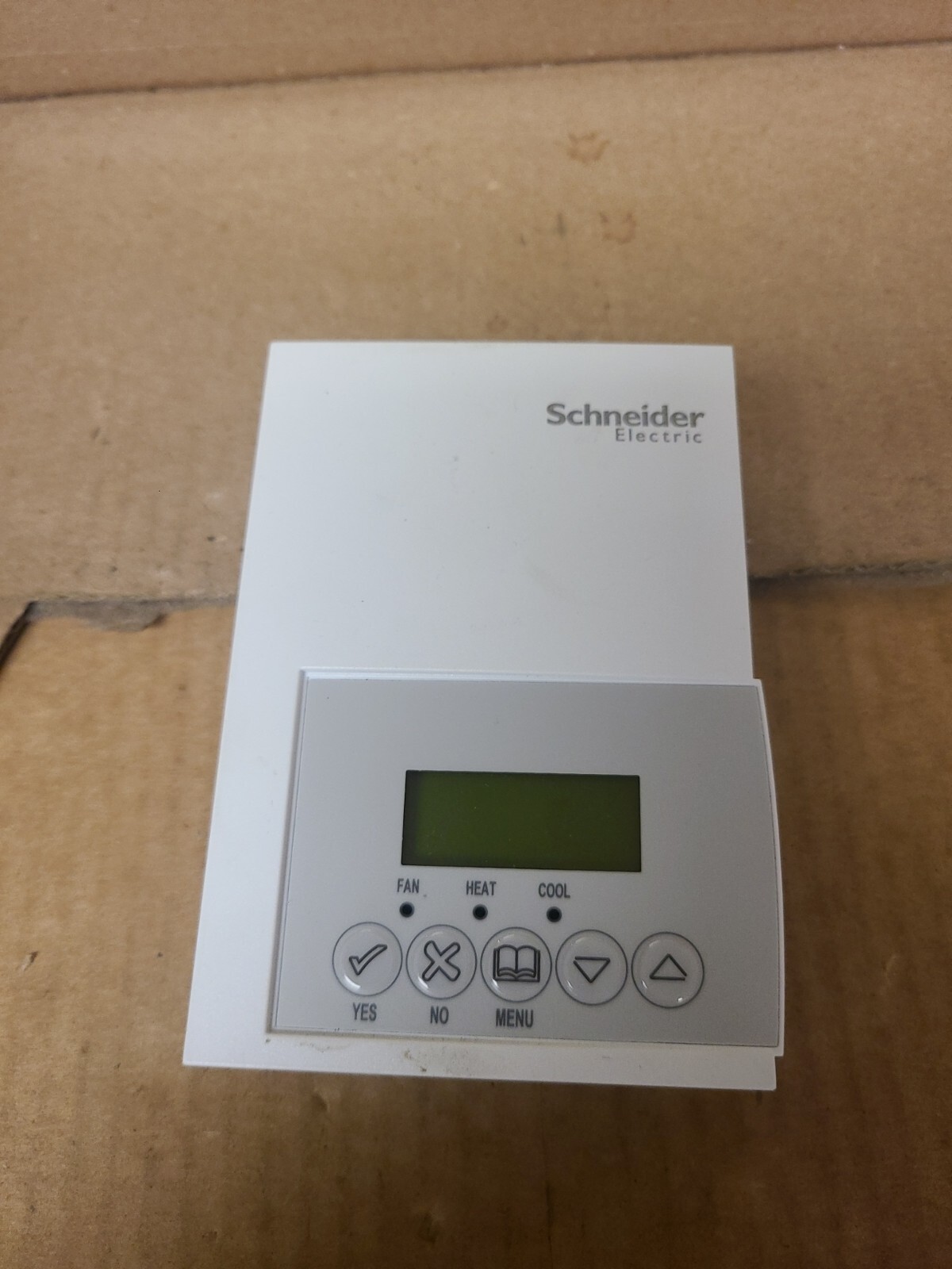 USED Schneider Electric SEZ765R1045B Roof Top Controller 2H/2C Local scheduling